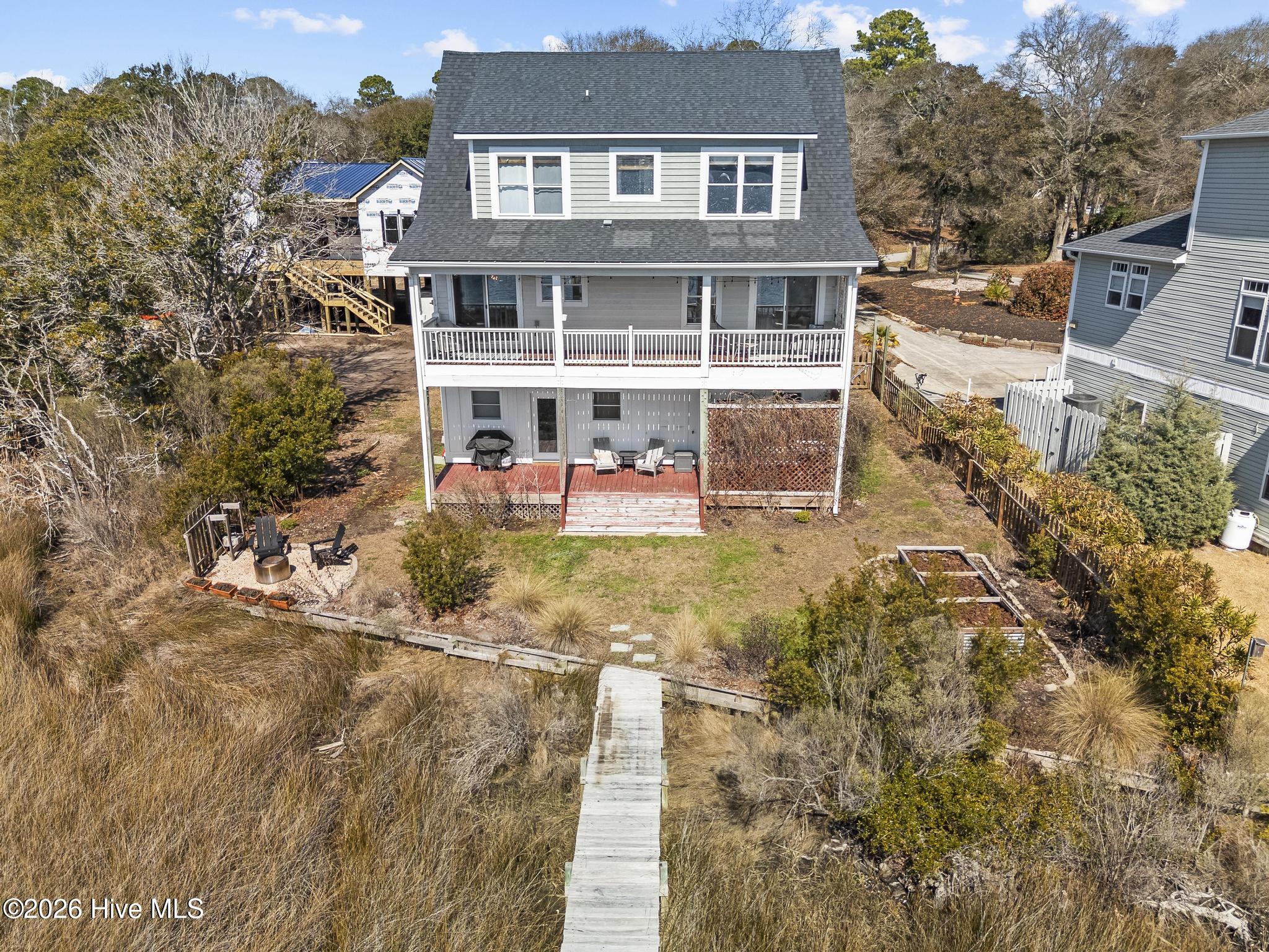 100557619 | Photo 46