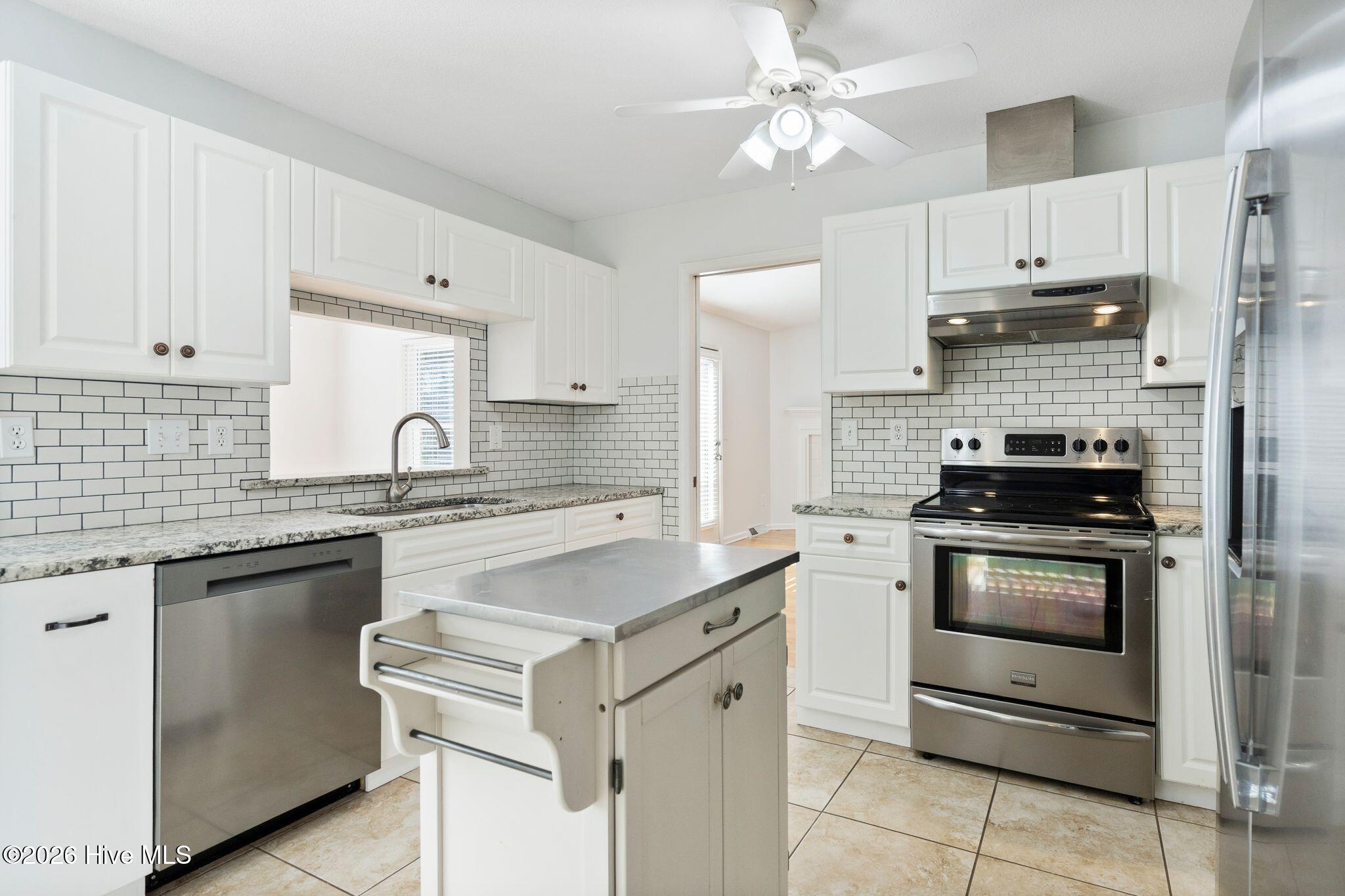 100556381 | Photo 17