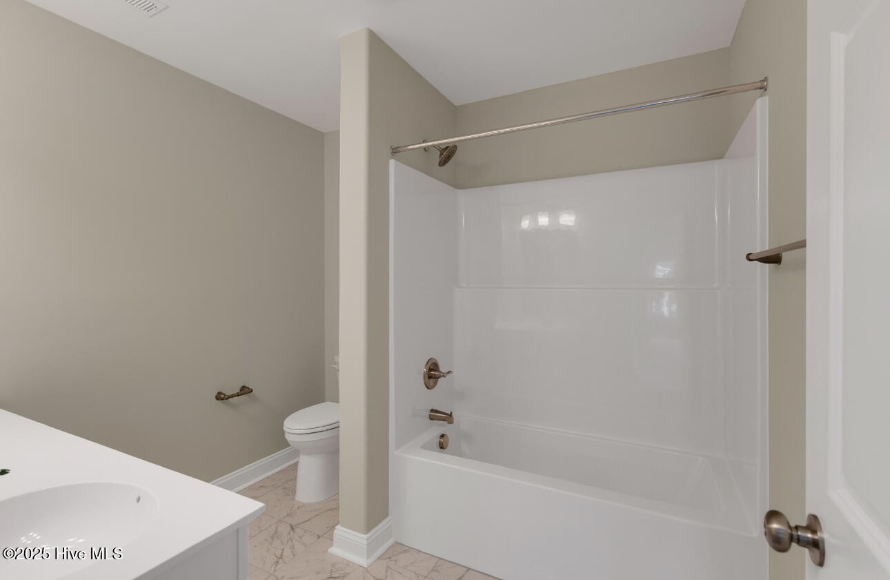 100483735 | Photo 25