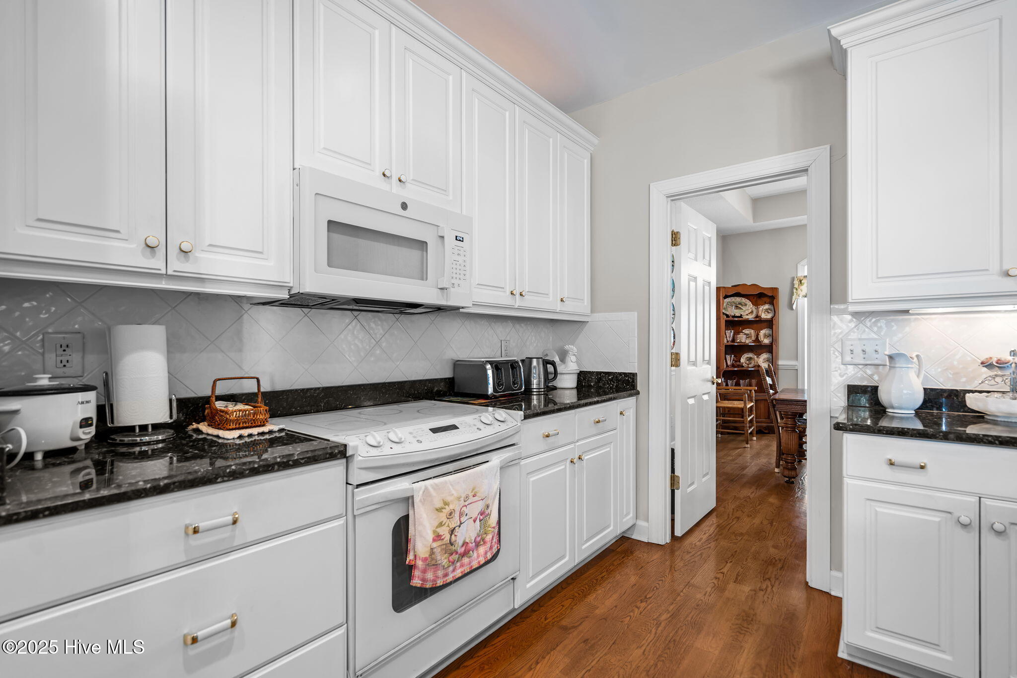 100521932 | Photo 15