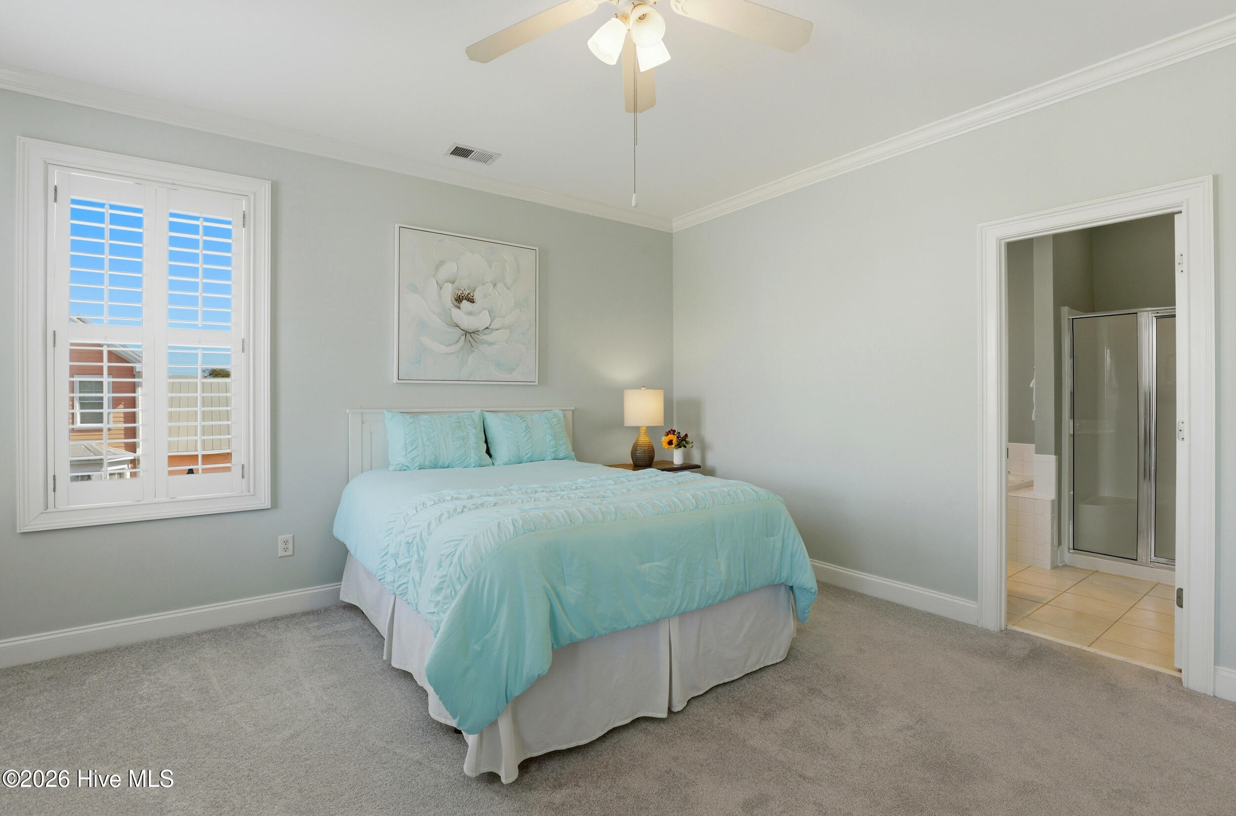 100559710 | Photo 40