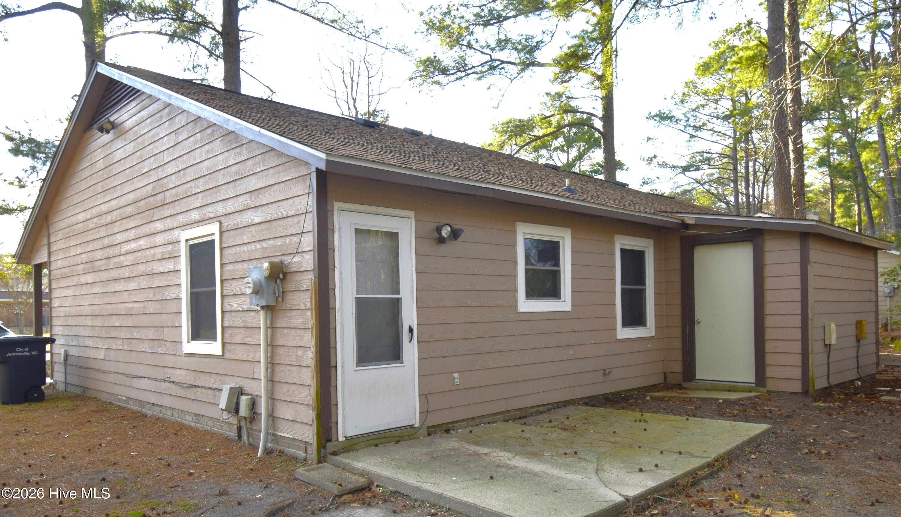 100556290 | Photo 17