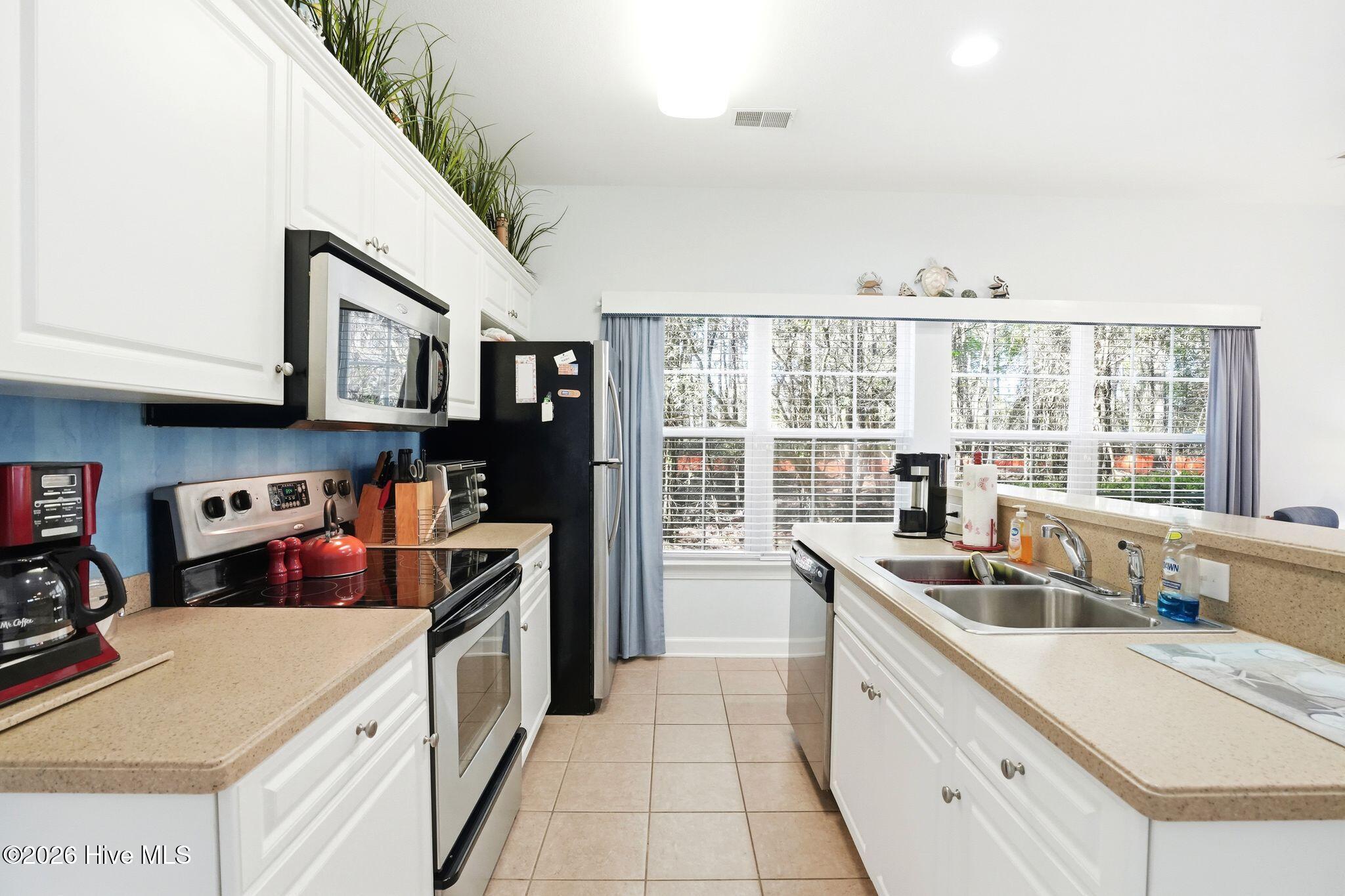 100565288 | Photo 25