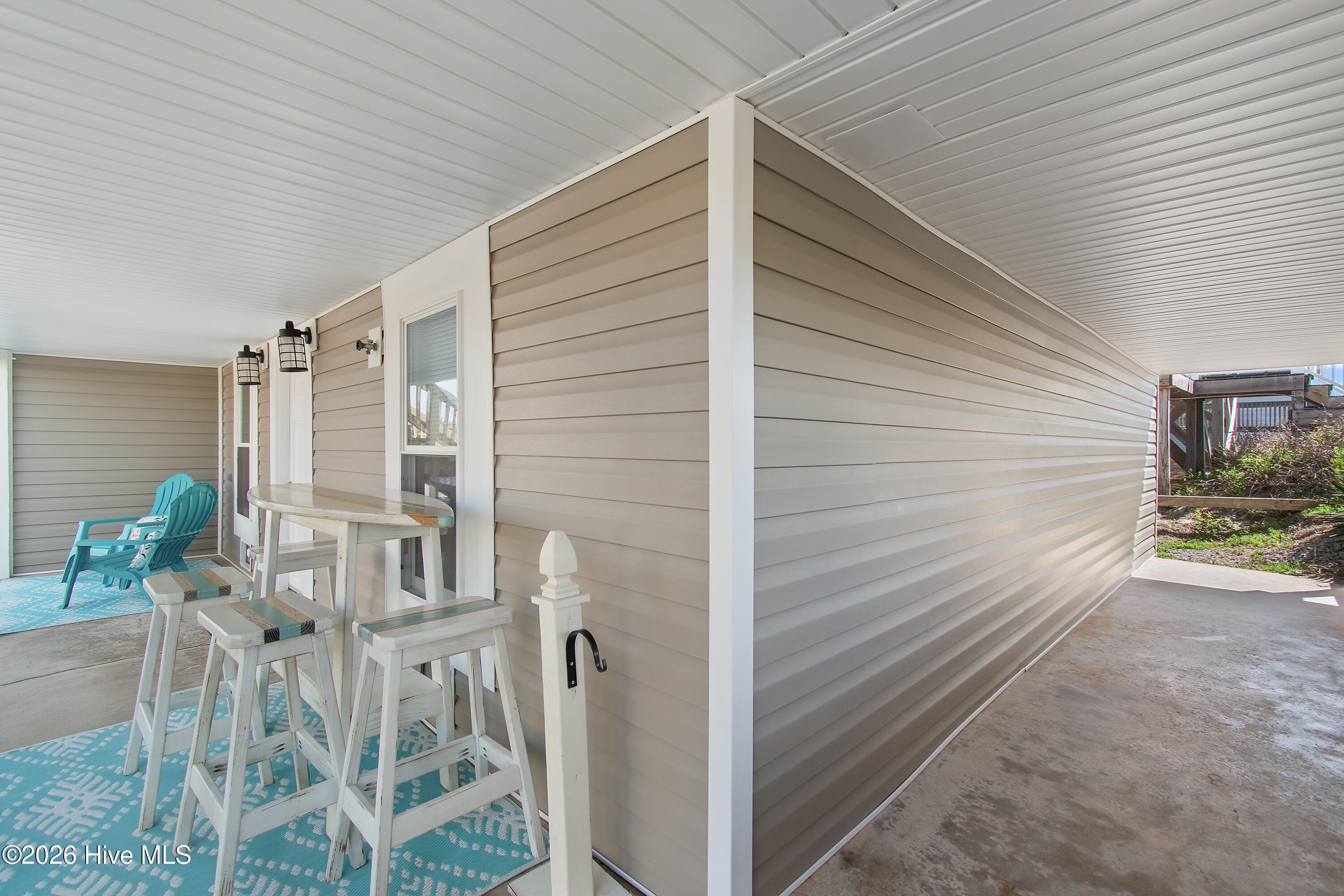 100567968 | Photo 49