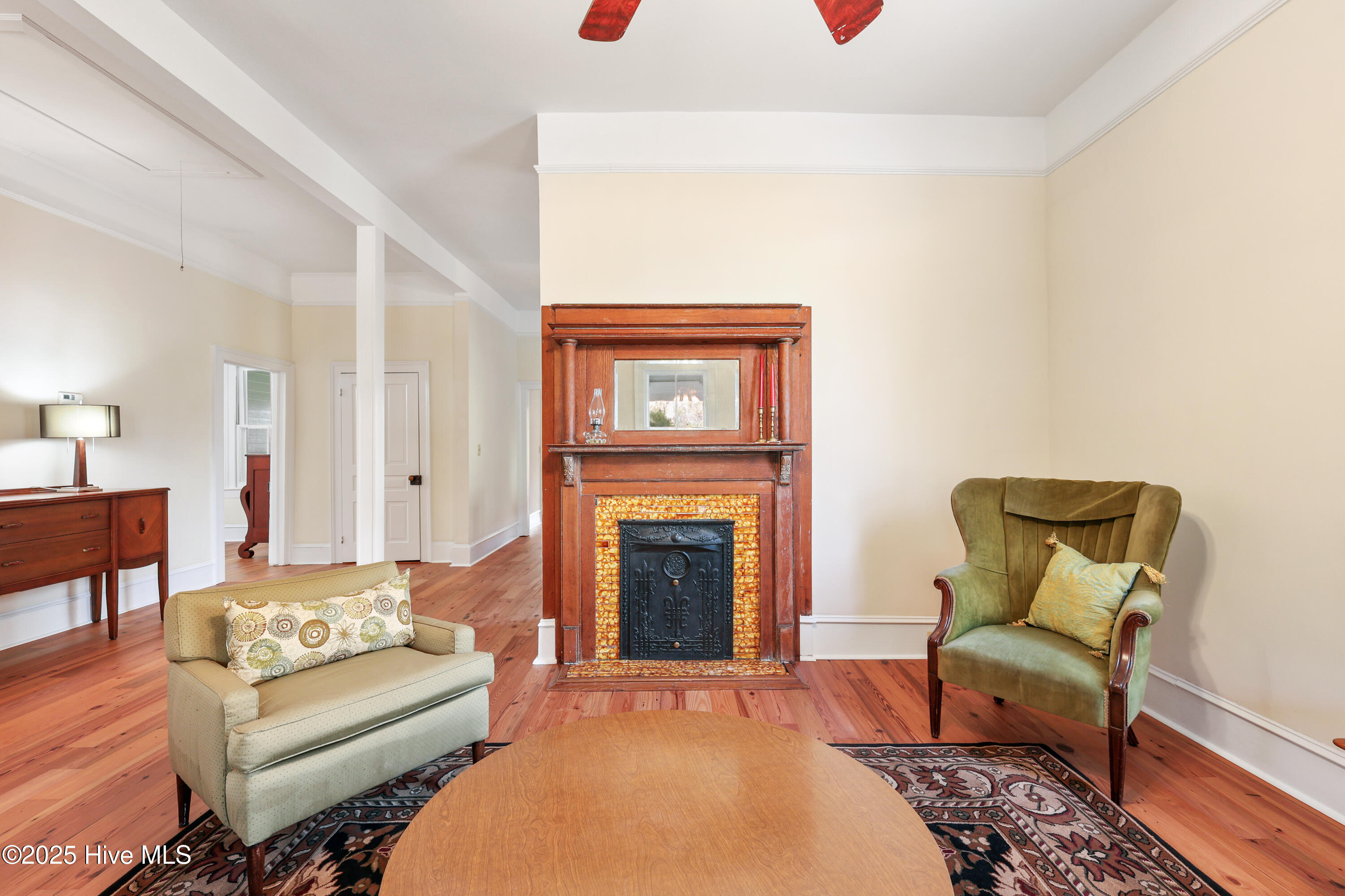 100528129 | Photo 11