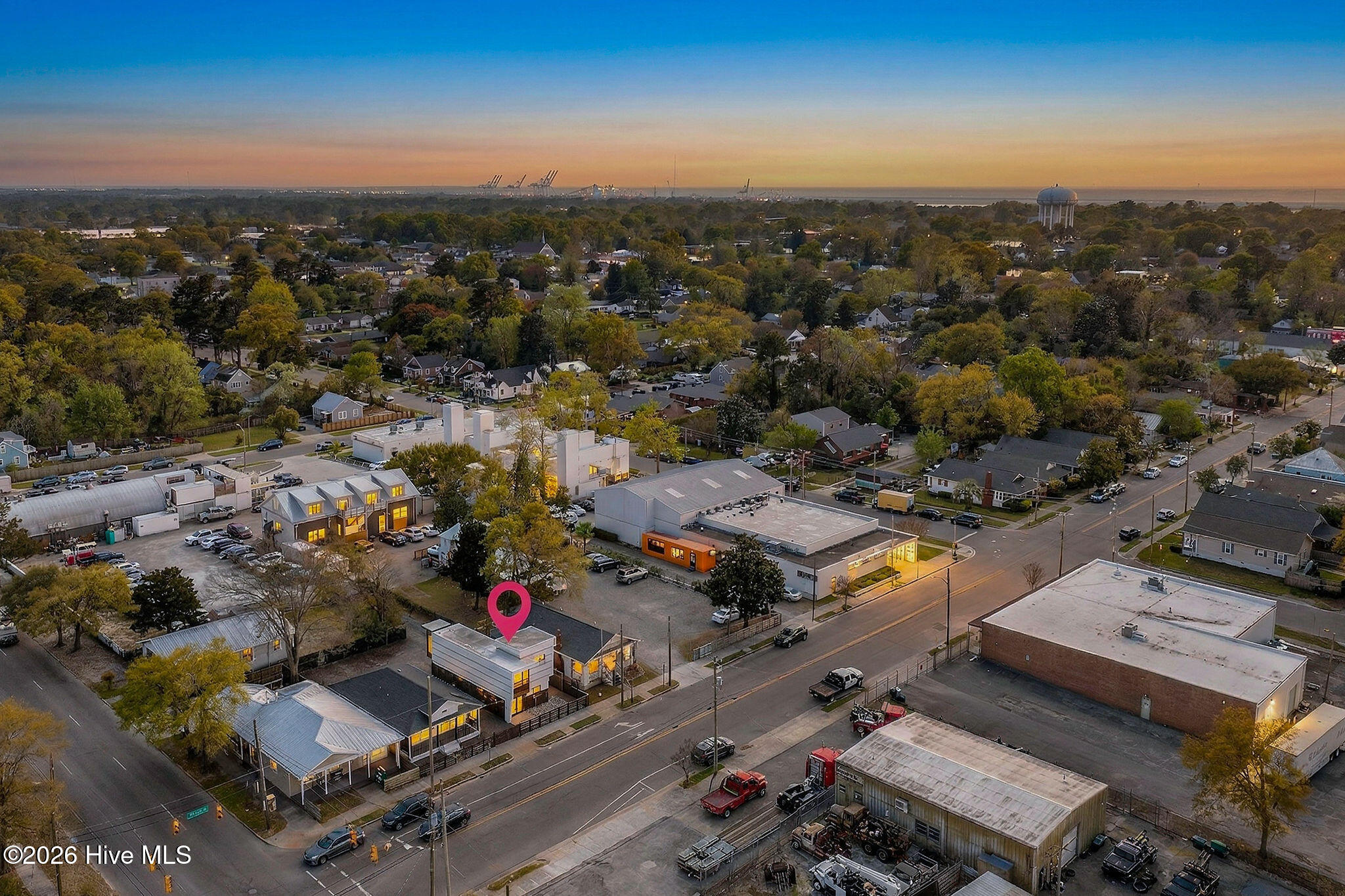 100563614 | Photo 30