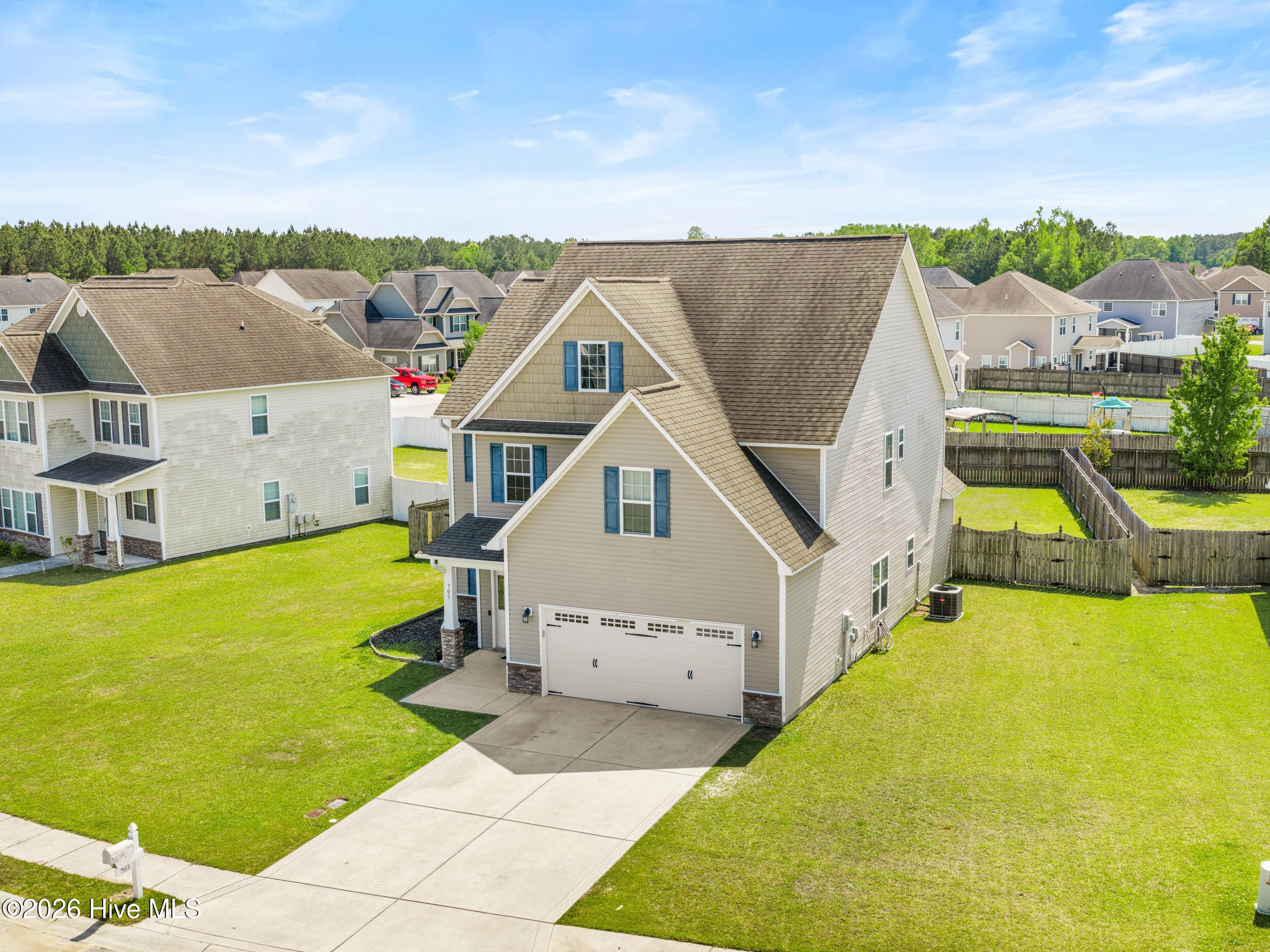 100568044 | Photo 49