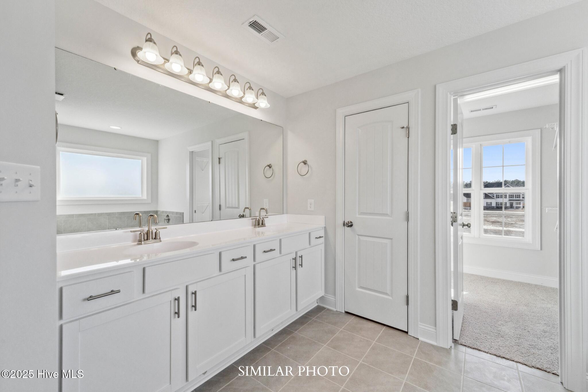 100542065 | Photo 22