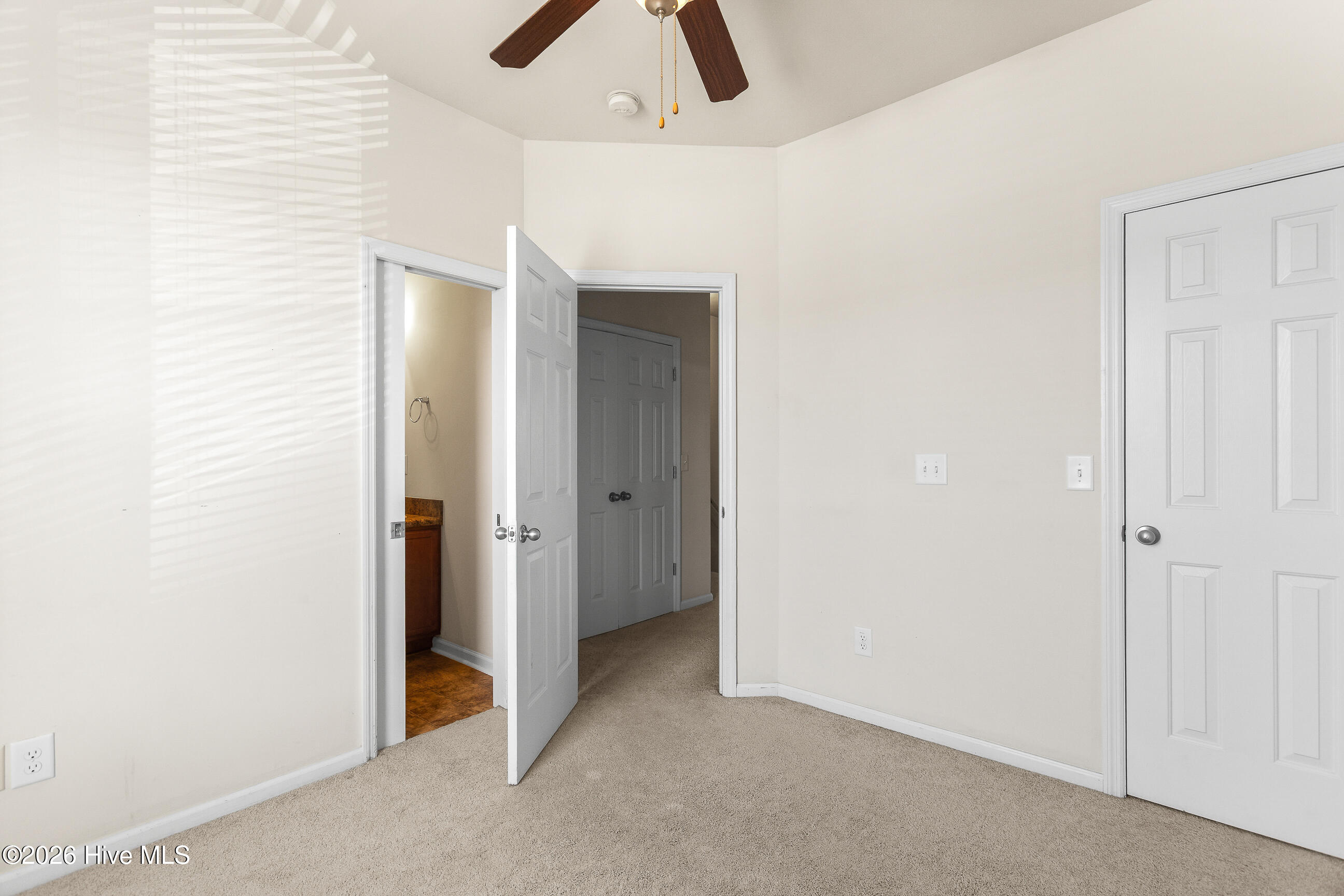 100561712 | Photo 19