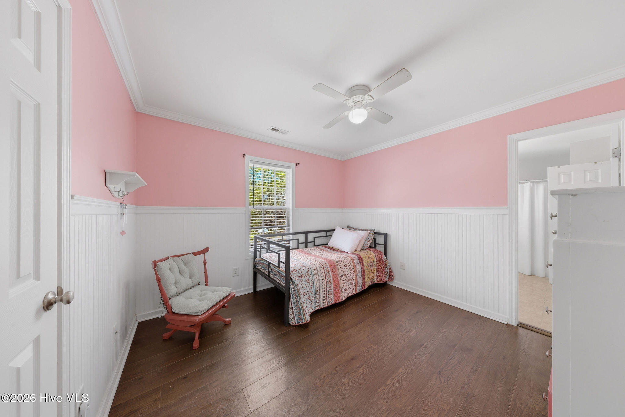 100565311 | Photo 45