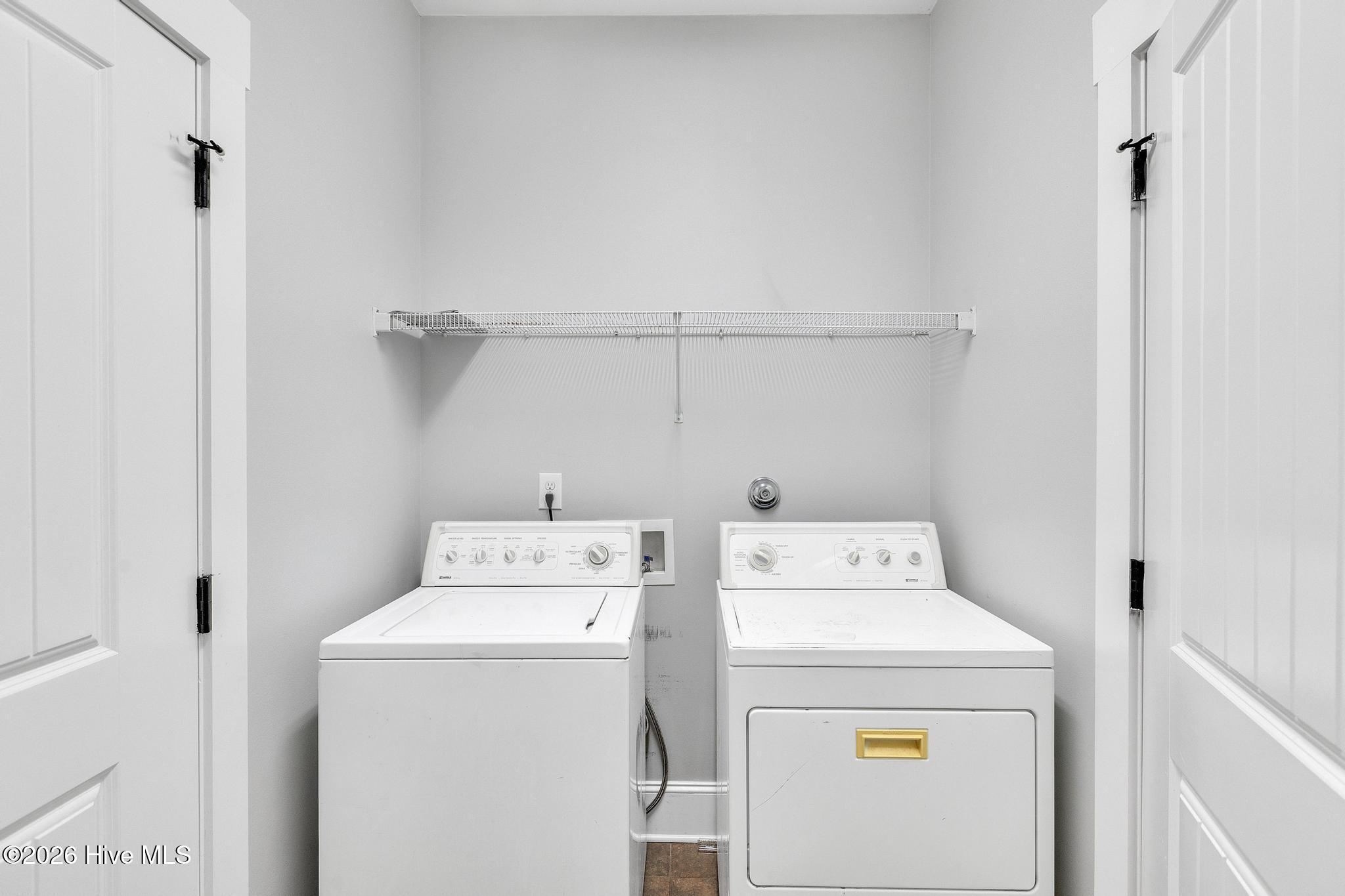 Undisclosed Address, Holly Ridge, NC, 28445