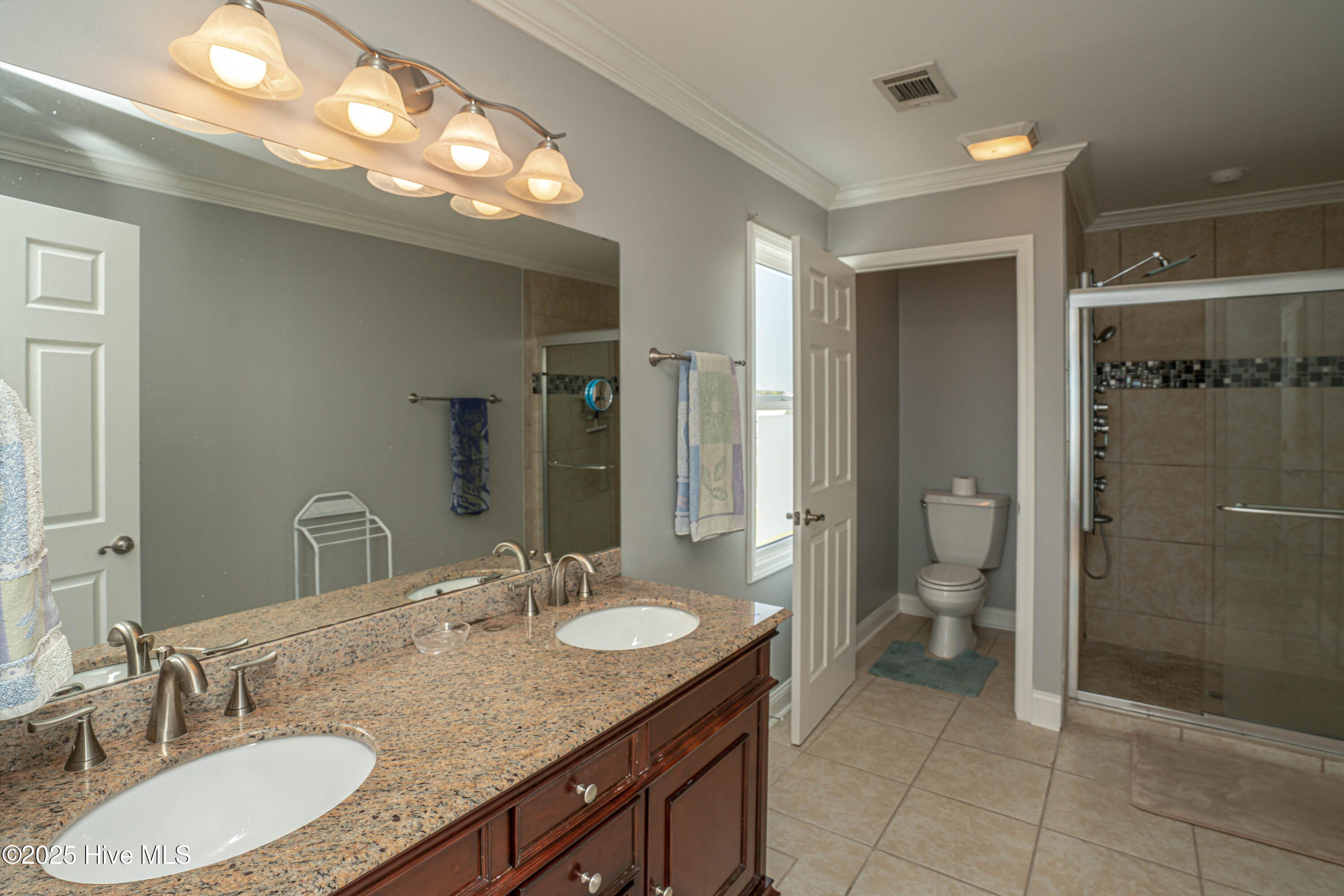 100539099 | Photo 59