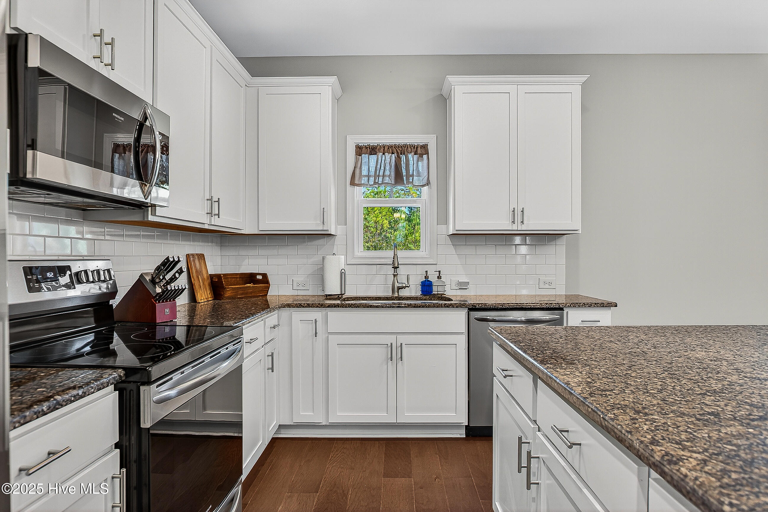 100539919 | Photo 10