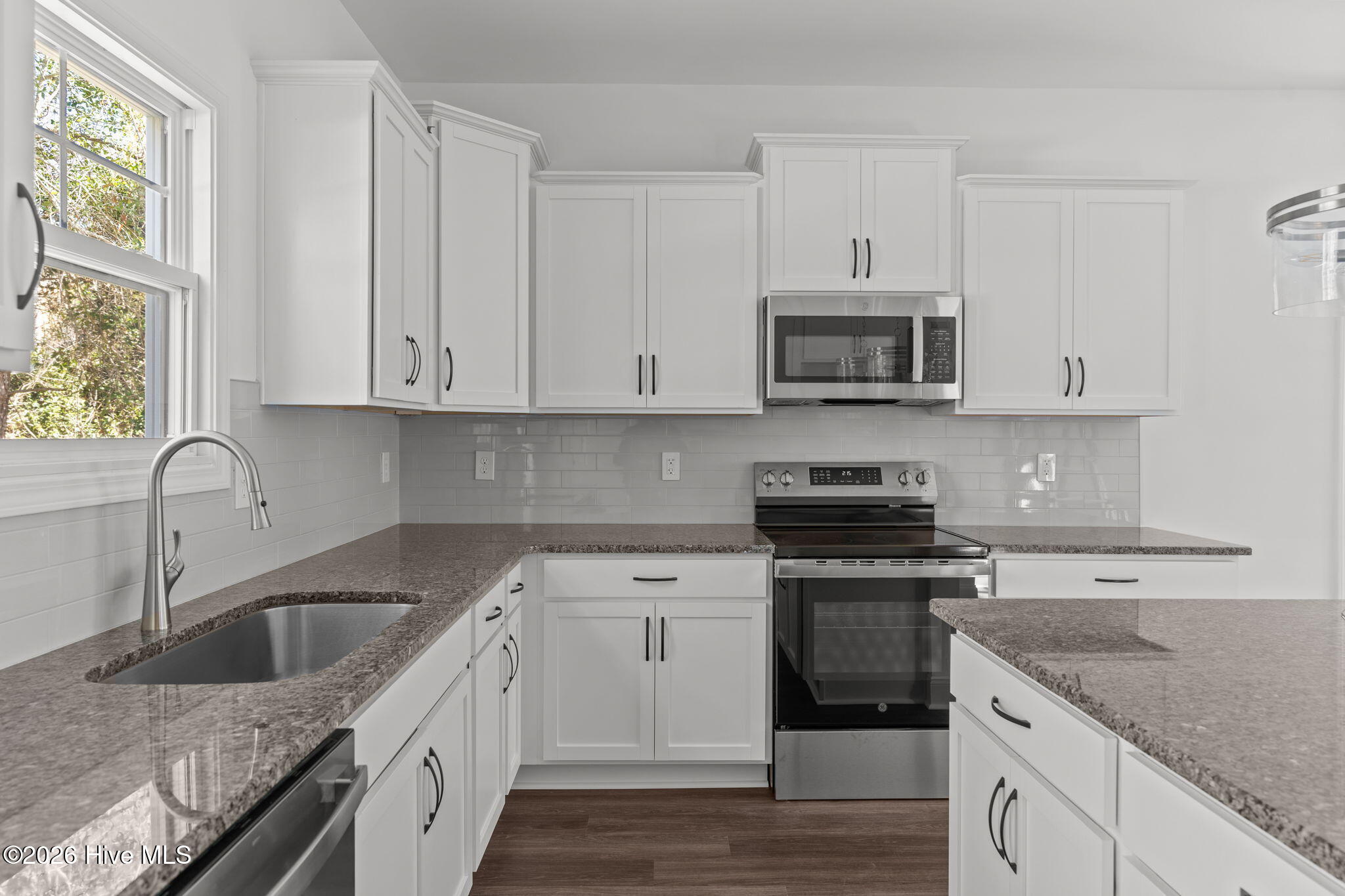 100528695 | Photo 20