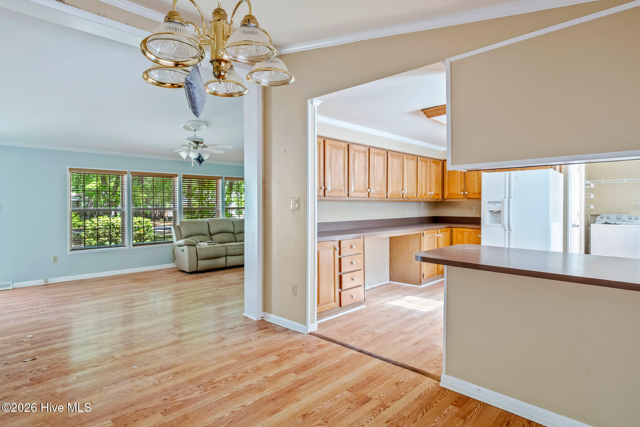 100567029 | Photo 11