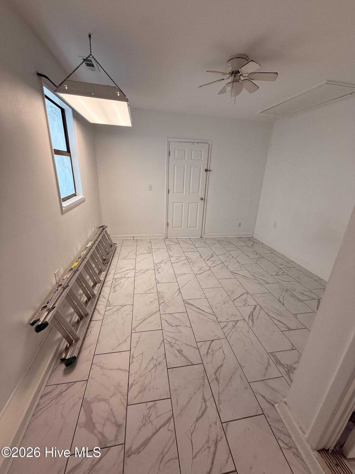 100566796 | Photo 19