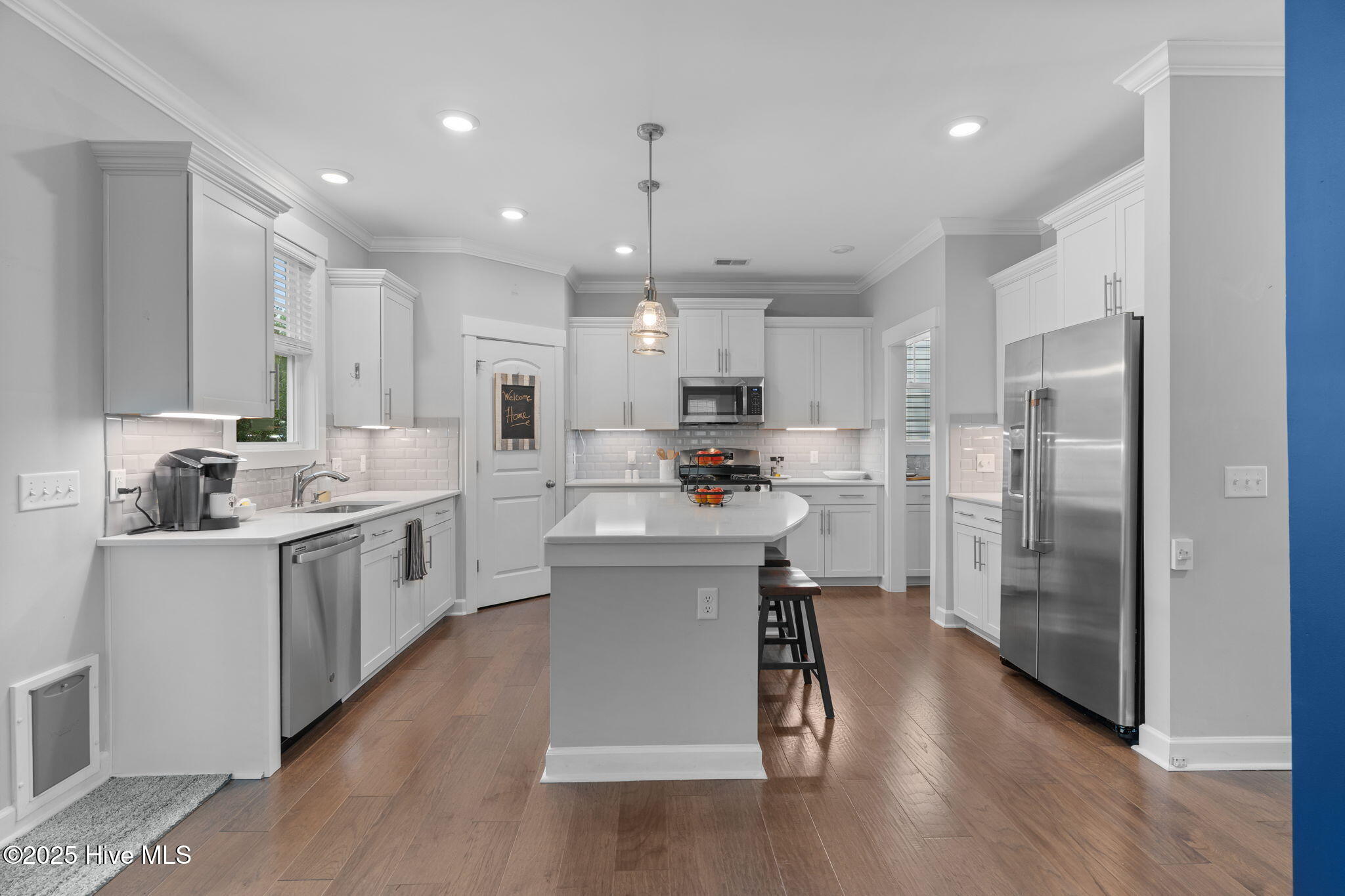 100526886 | Photo 17