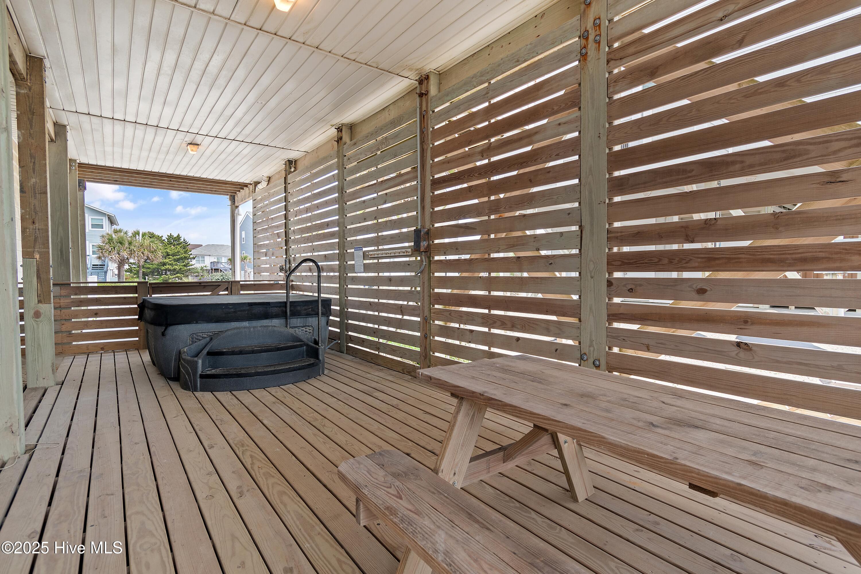 100554405 | Photo 37