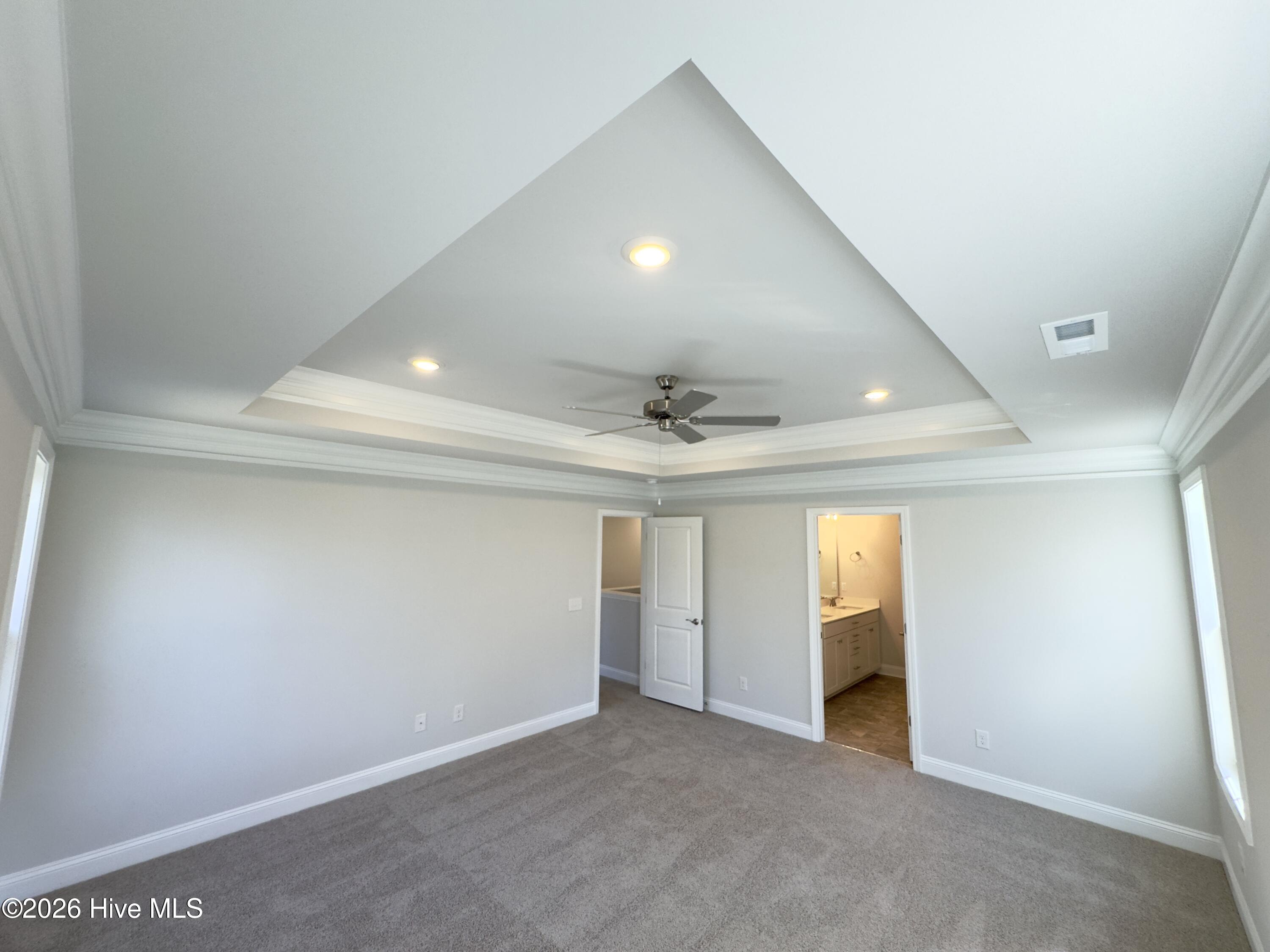 100563324 | Photo 21