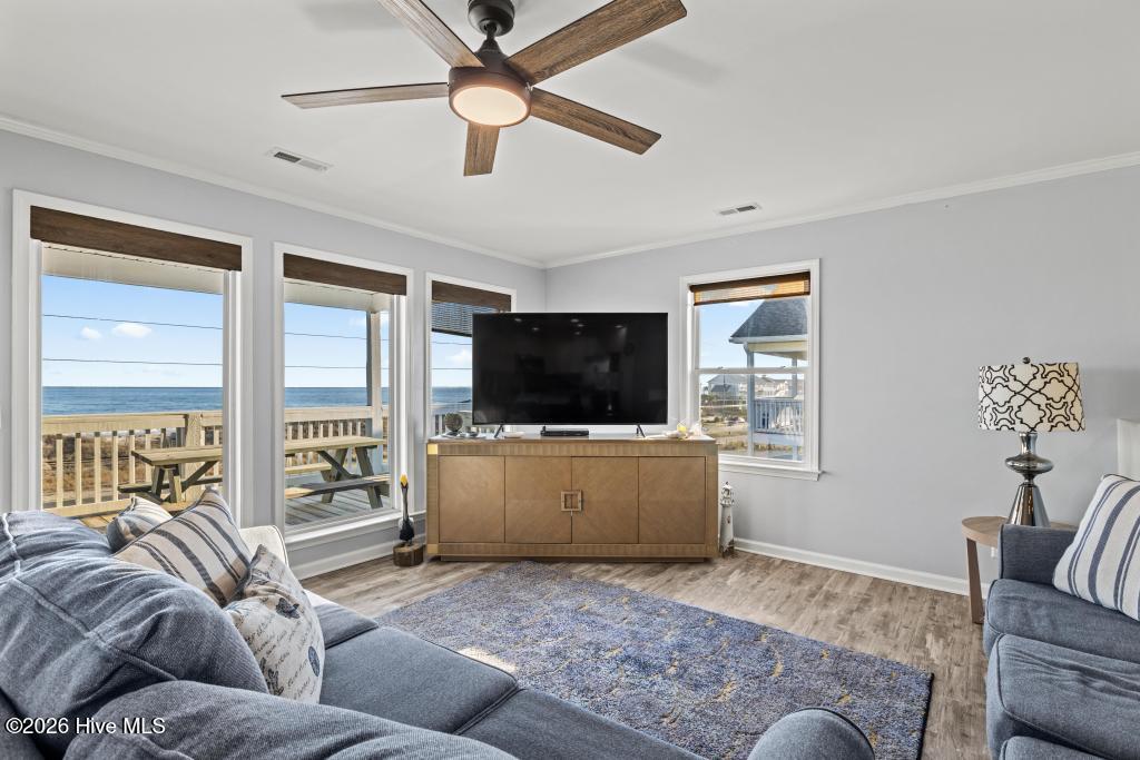 100559201 | Photo 18