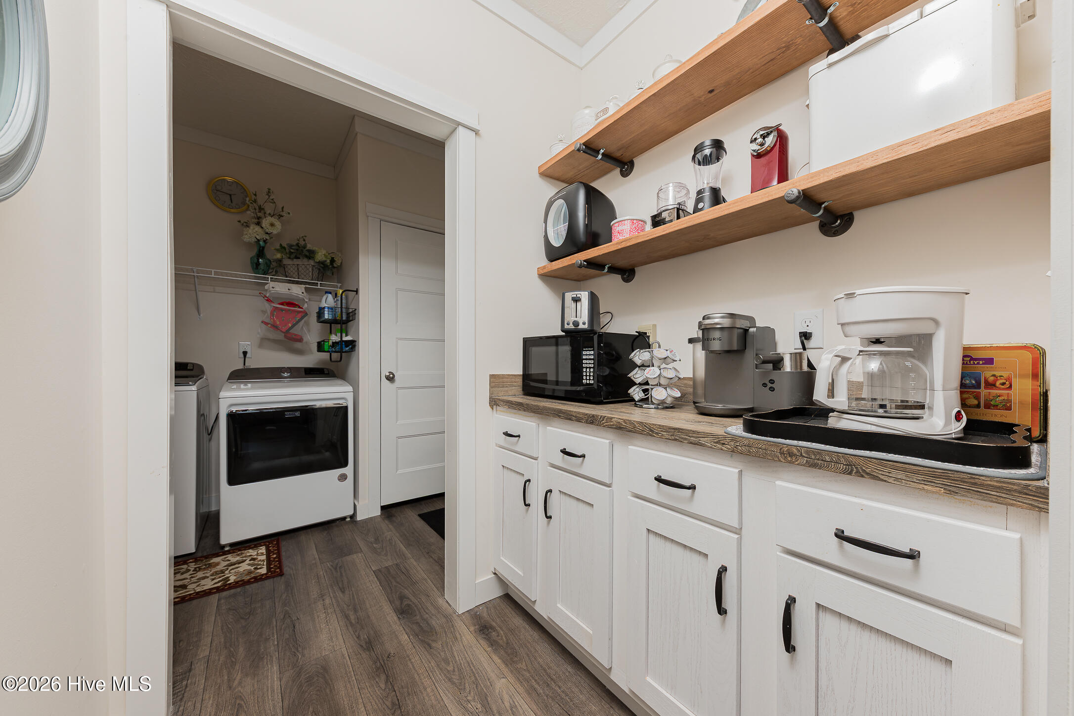 100563969 | Photo 23