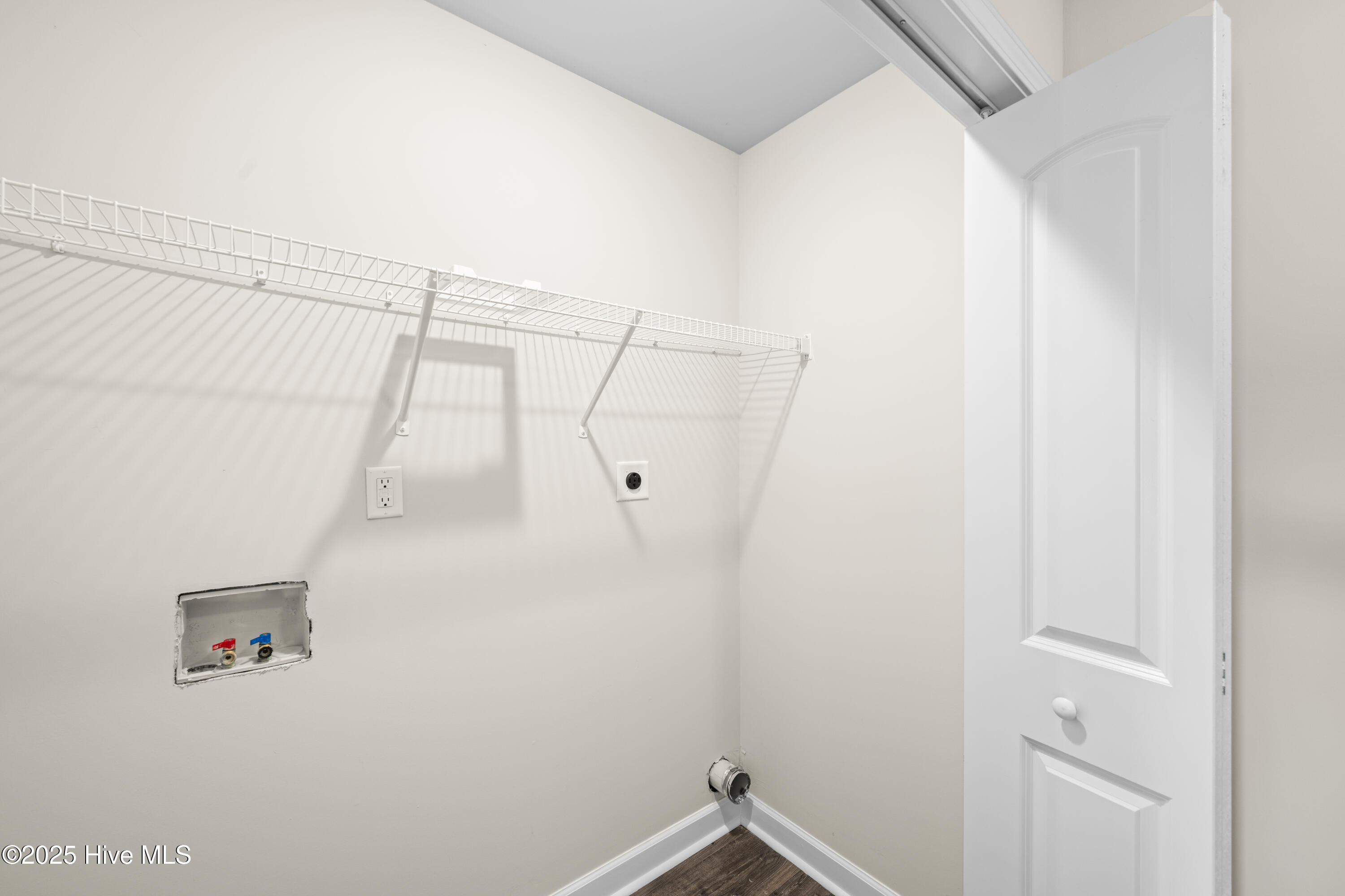 100544076 | Photo 17