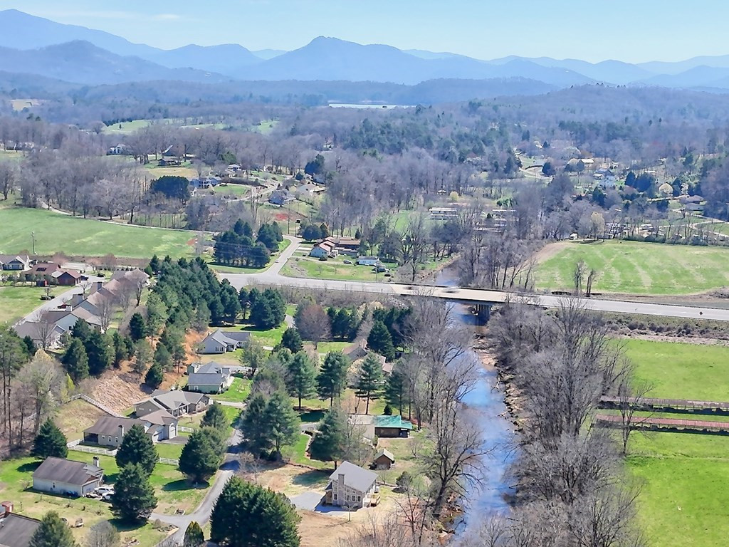 Exterior photo of 195 Rivers Edge Drive, Hayesville, NC 28904. MLS: 98544553