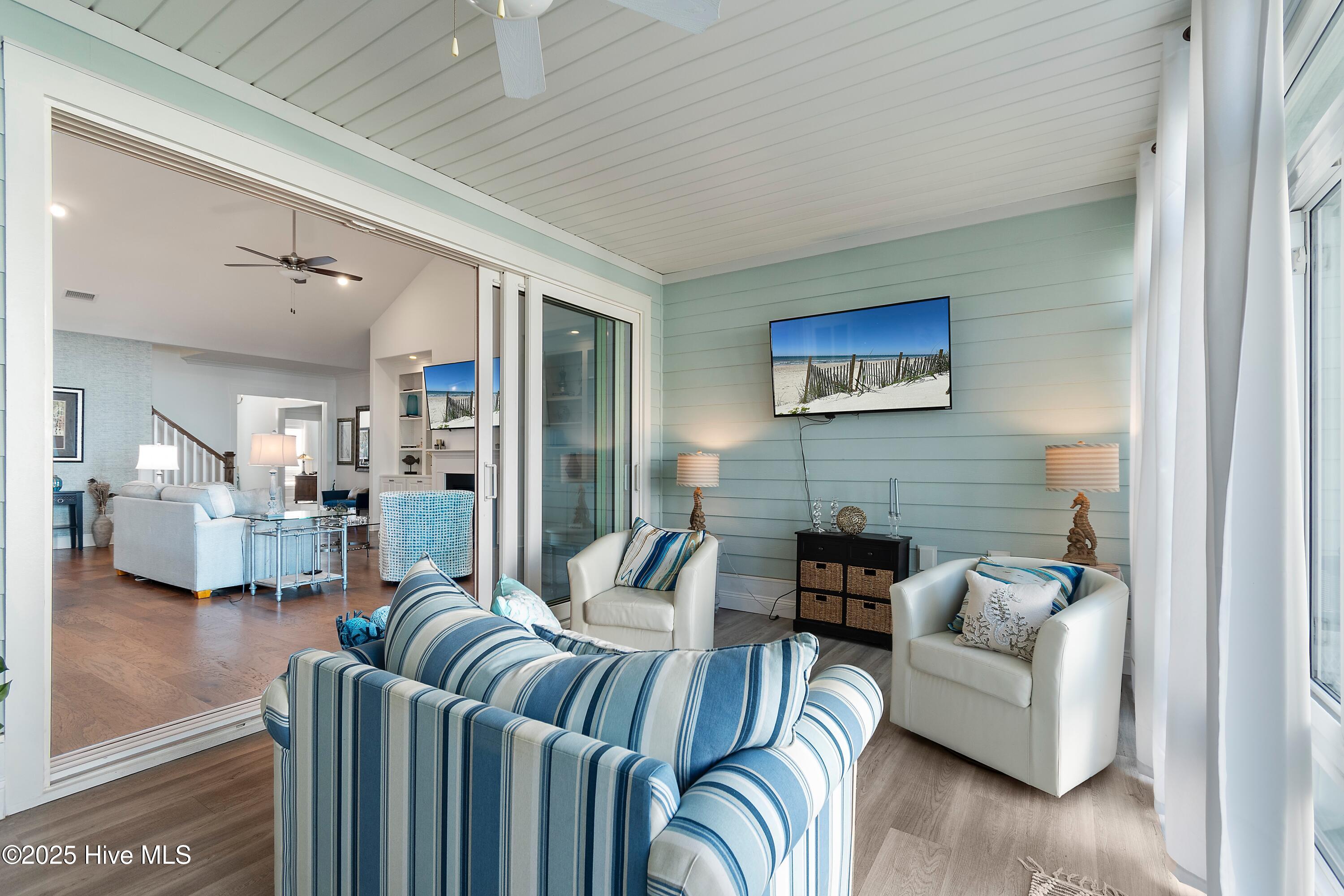 100537733 | Photo 35