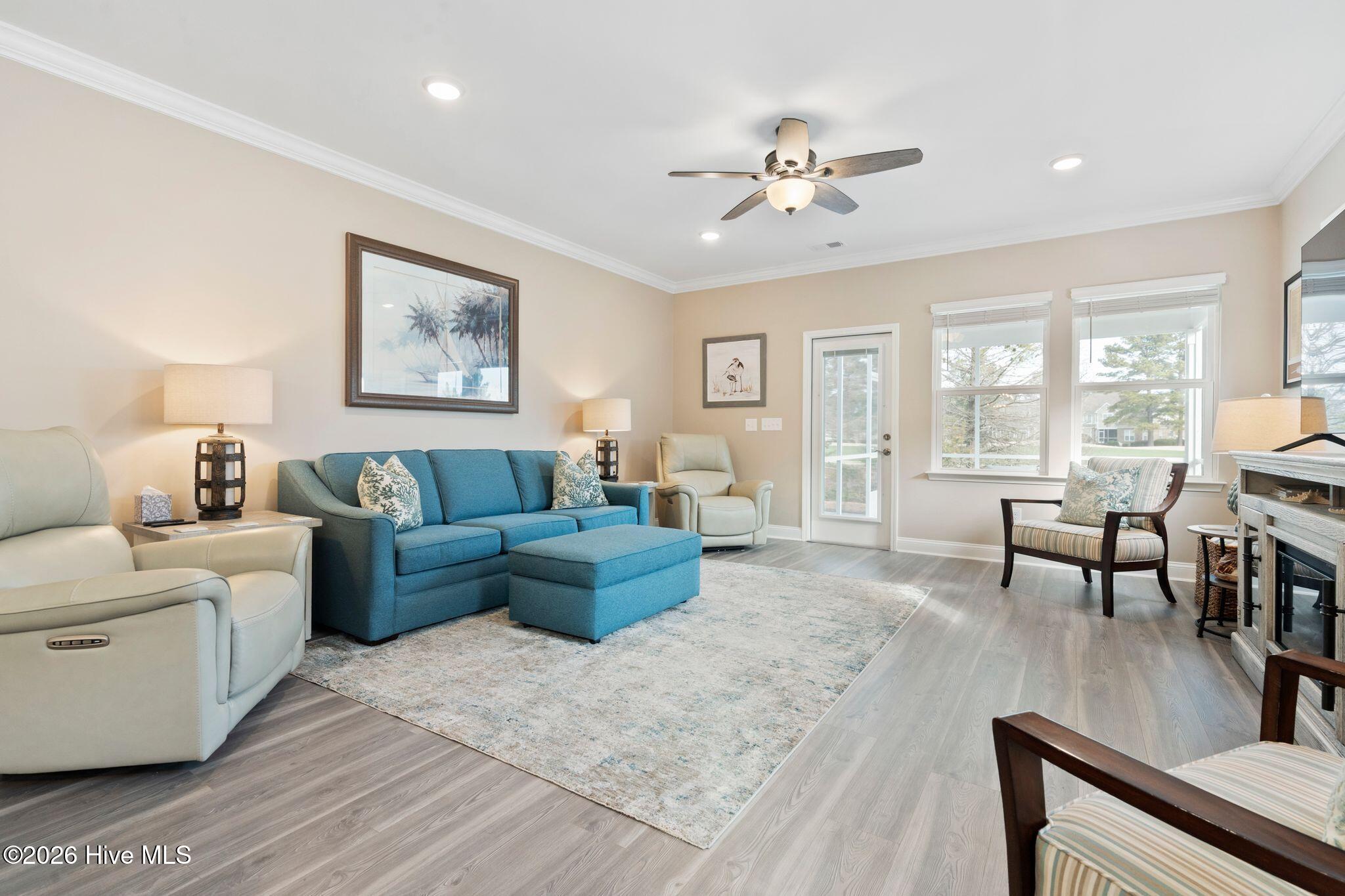 100553867 | Photo 18