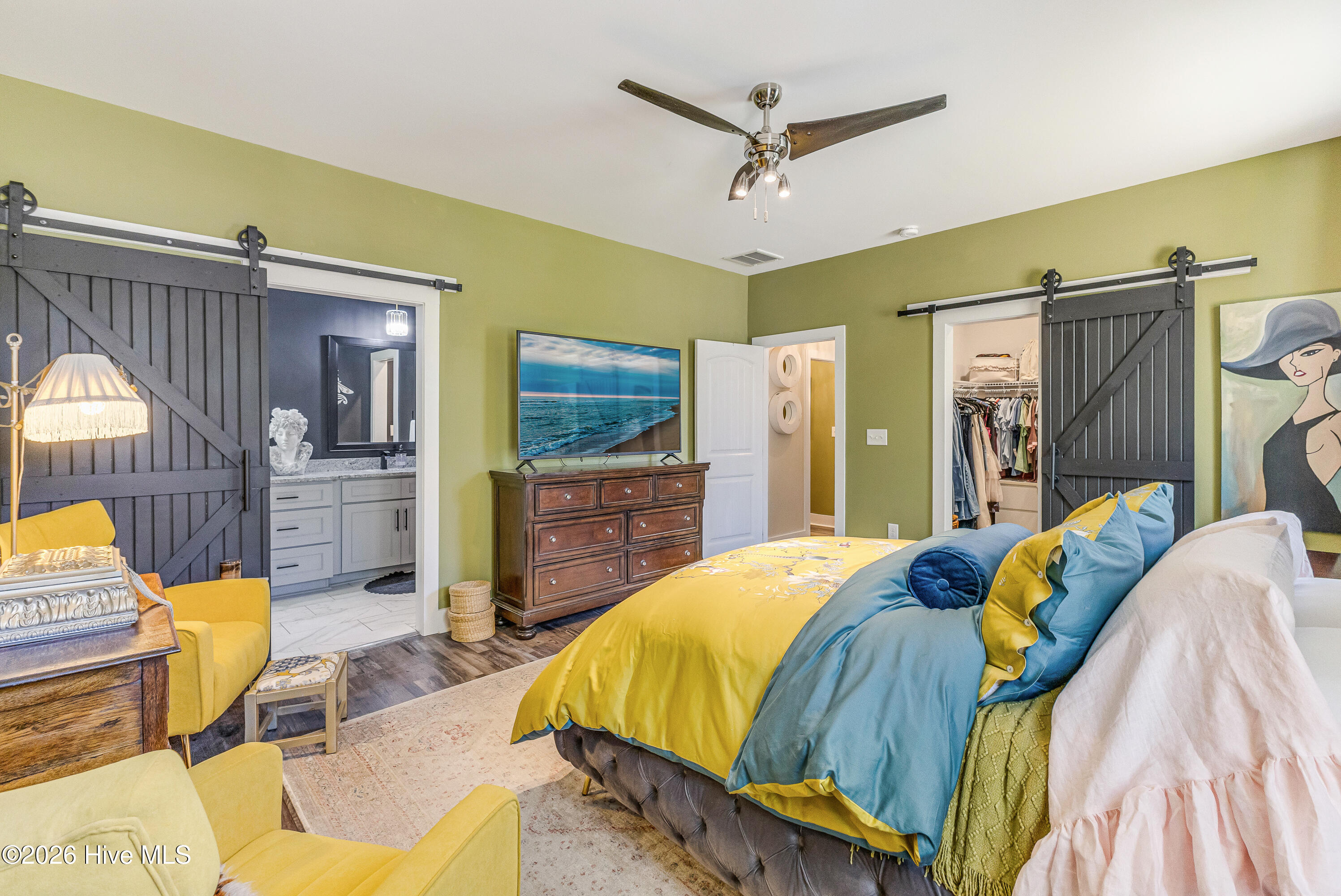 100563377 | Photo 27