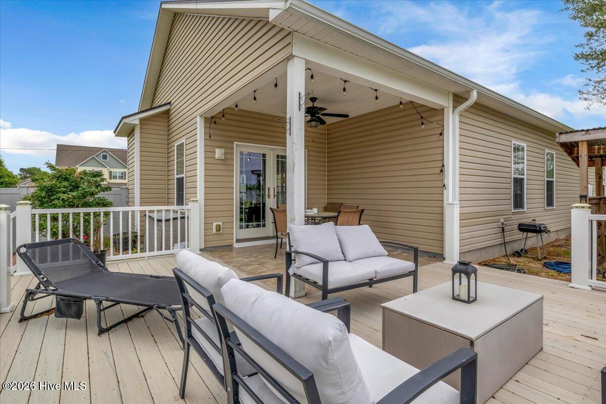 100570228 | Photo 33