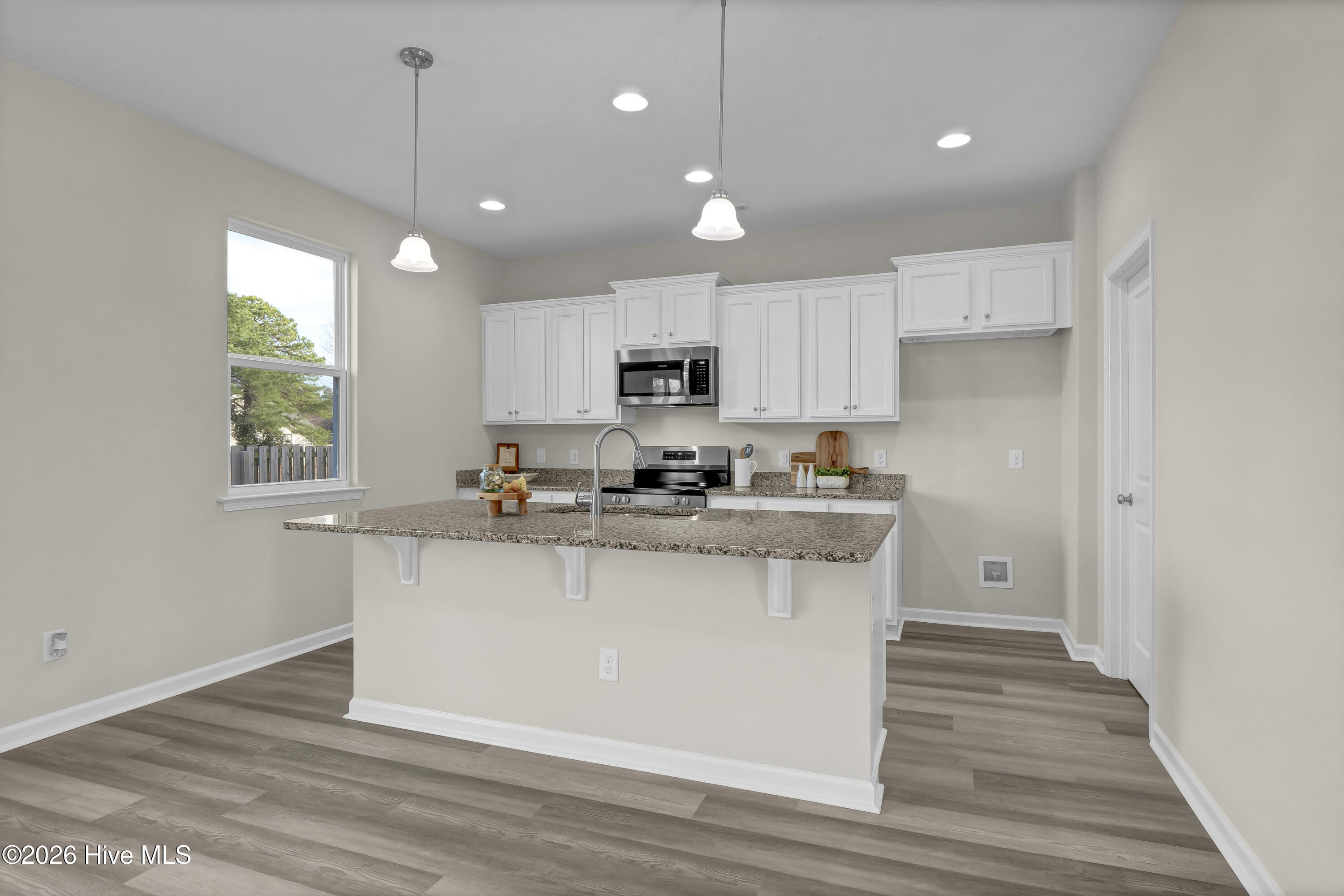 100555239 | Photo 10