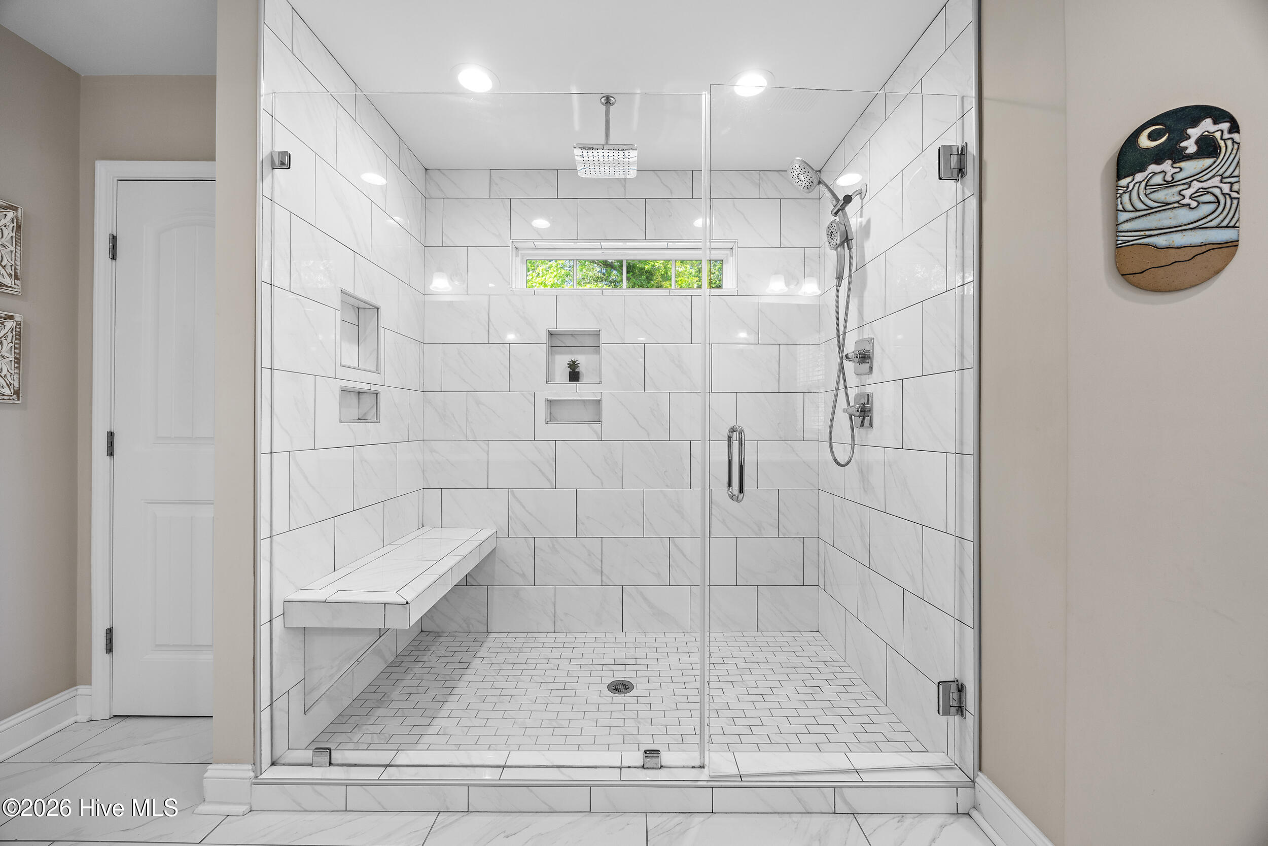 100566940 | Photo 67