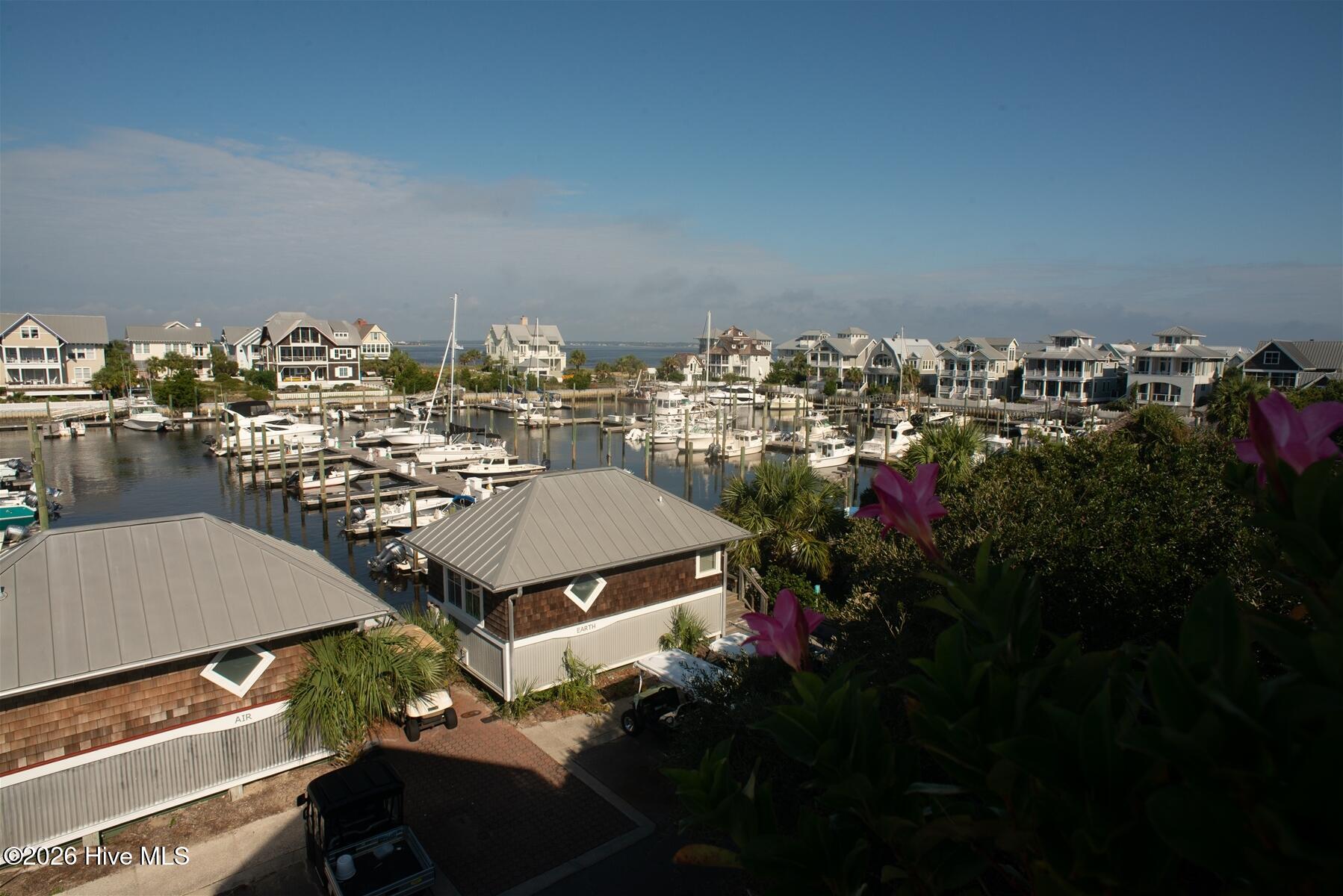 100559569 | Photo 56