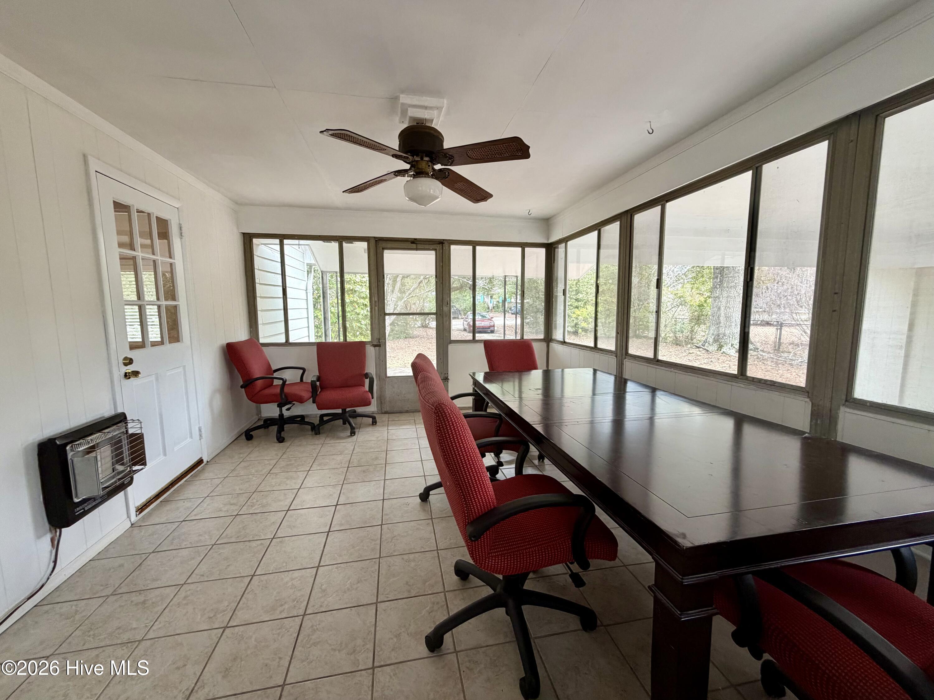 100554872 | Photo 14