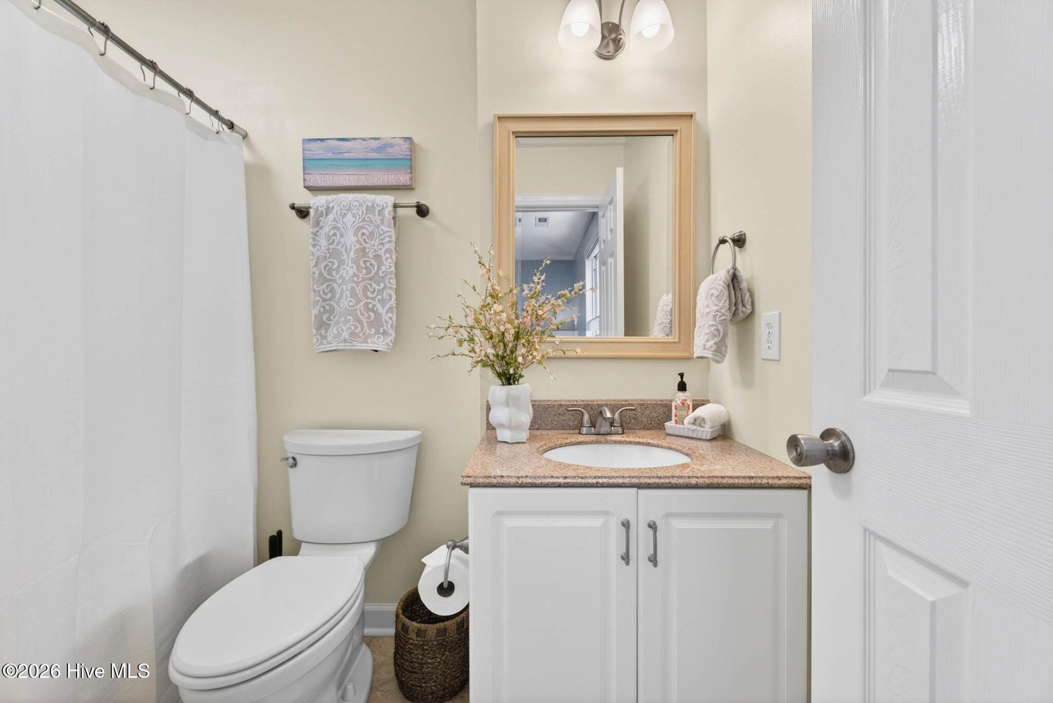 100570358 | Photo 33