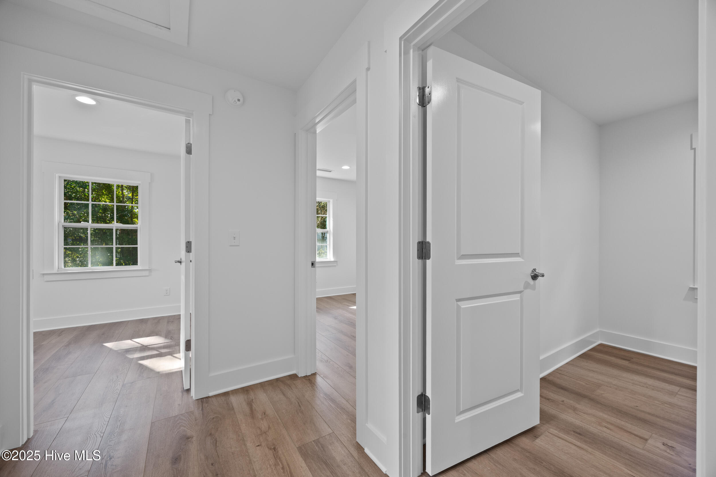 100544279 | Photo 15