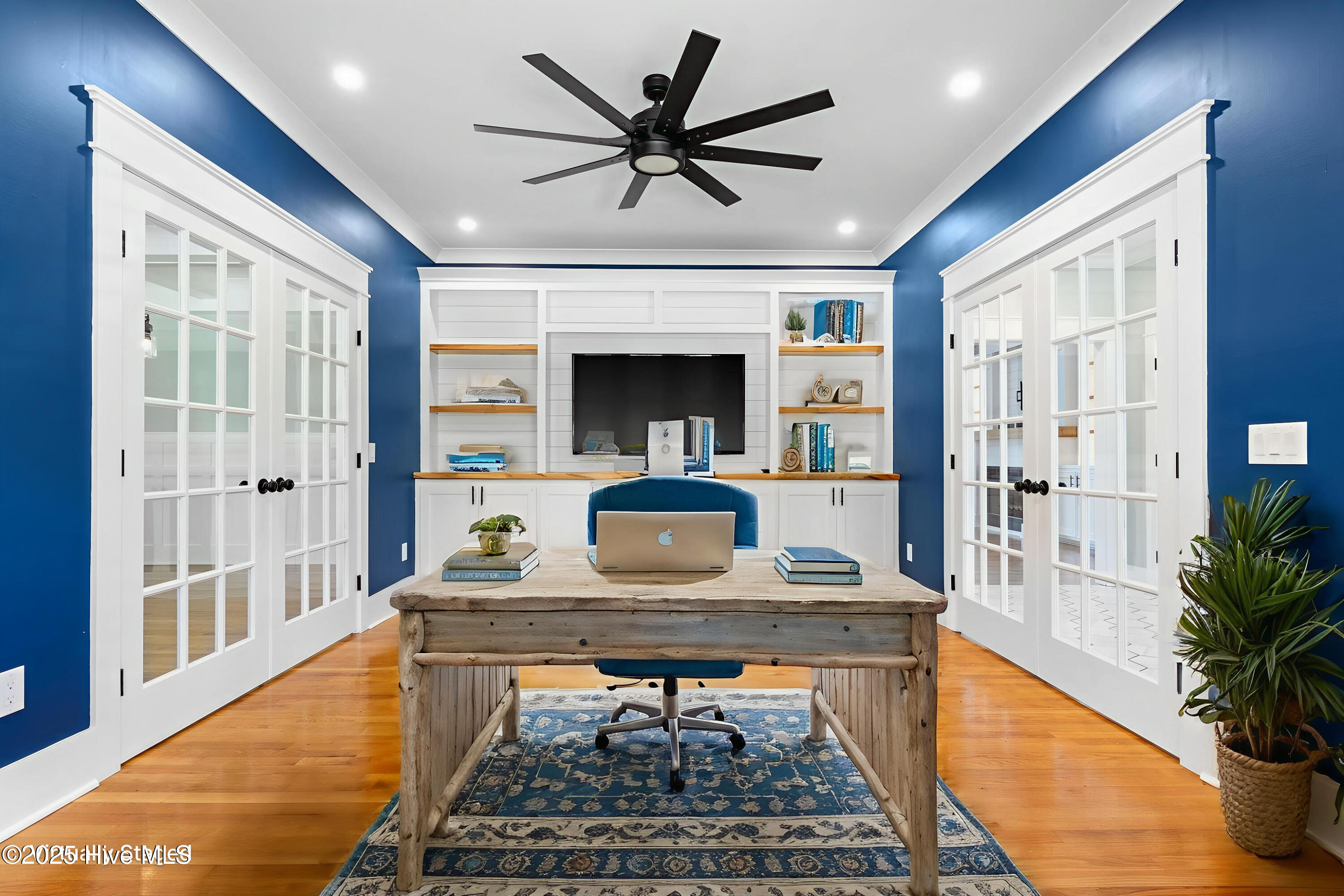 100526729 | Photo 12