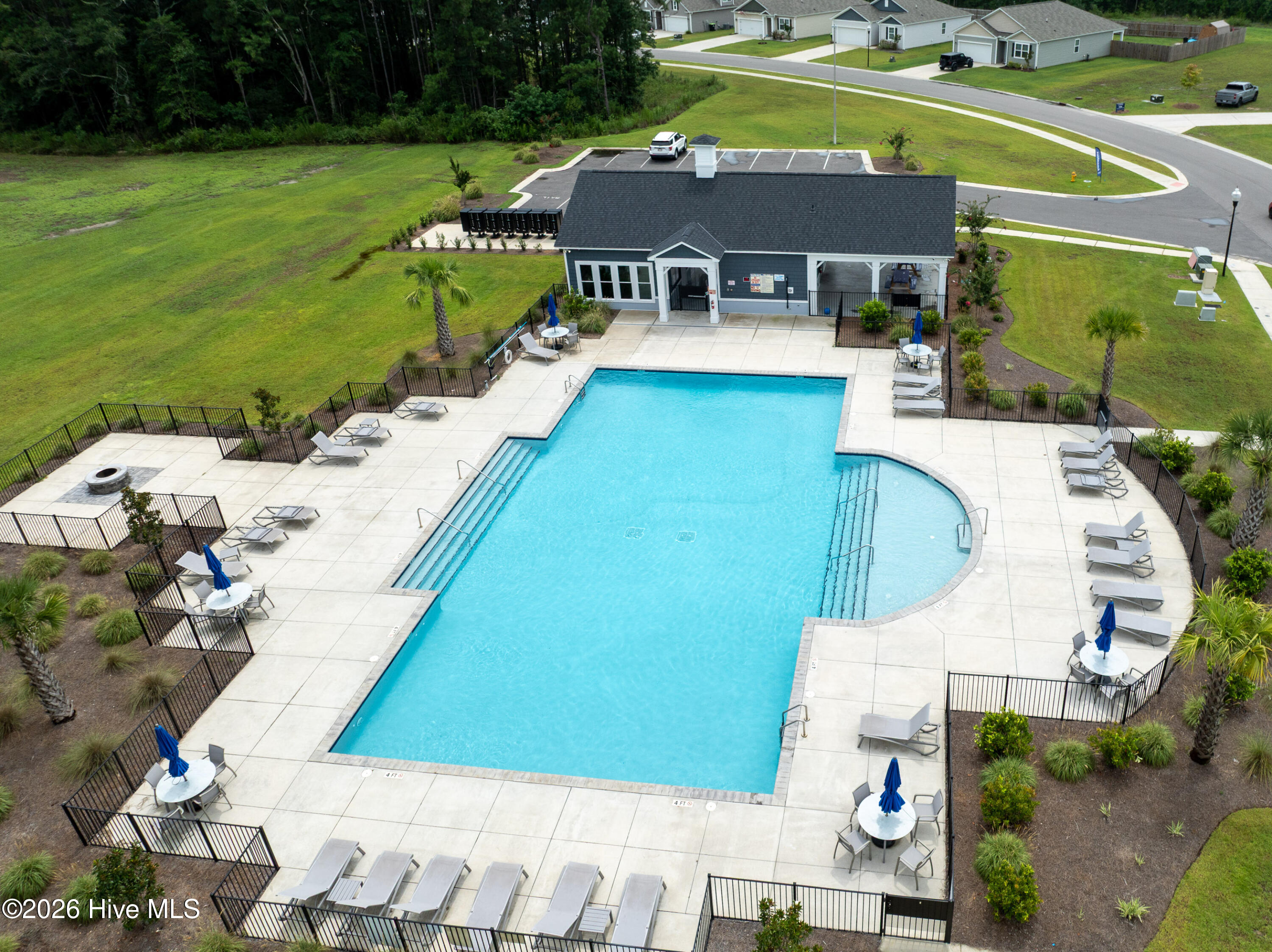 100550400 | Photo 44