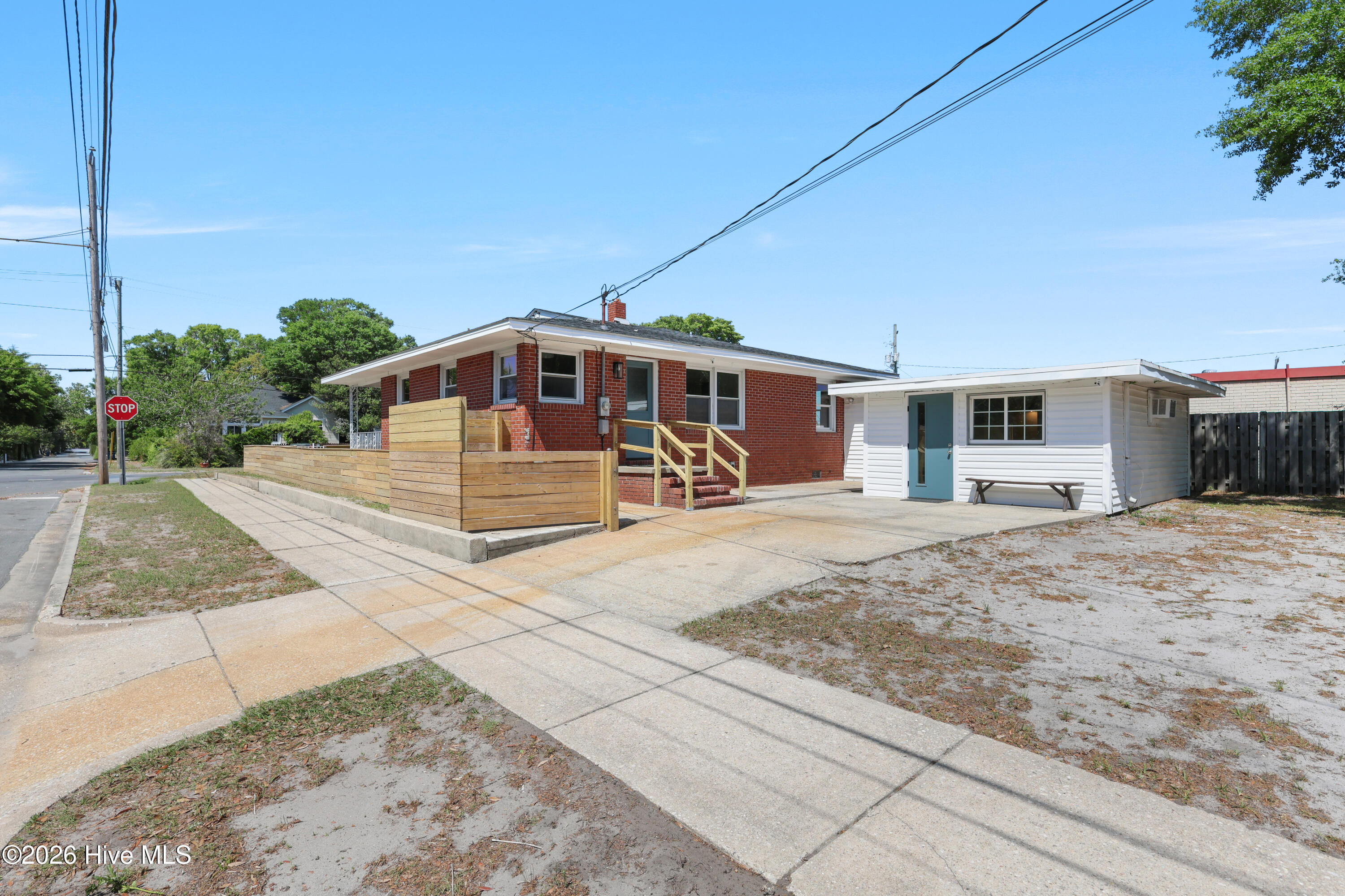 100567832 | Photo 33