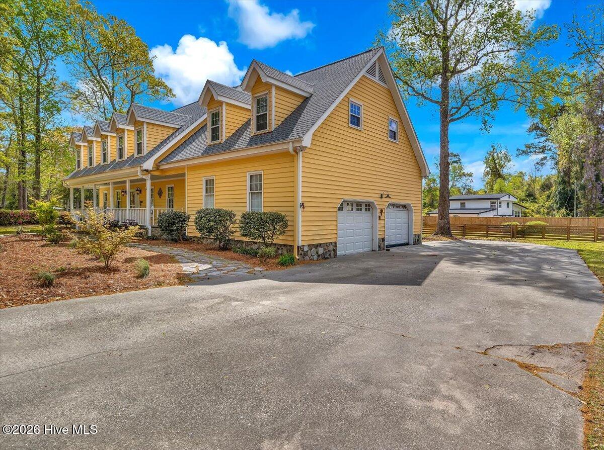 100565591 | Photo 70