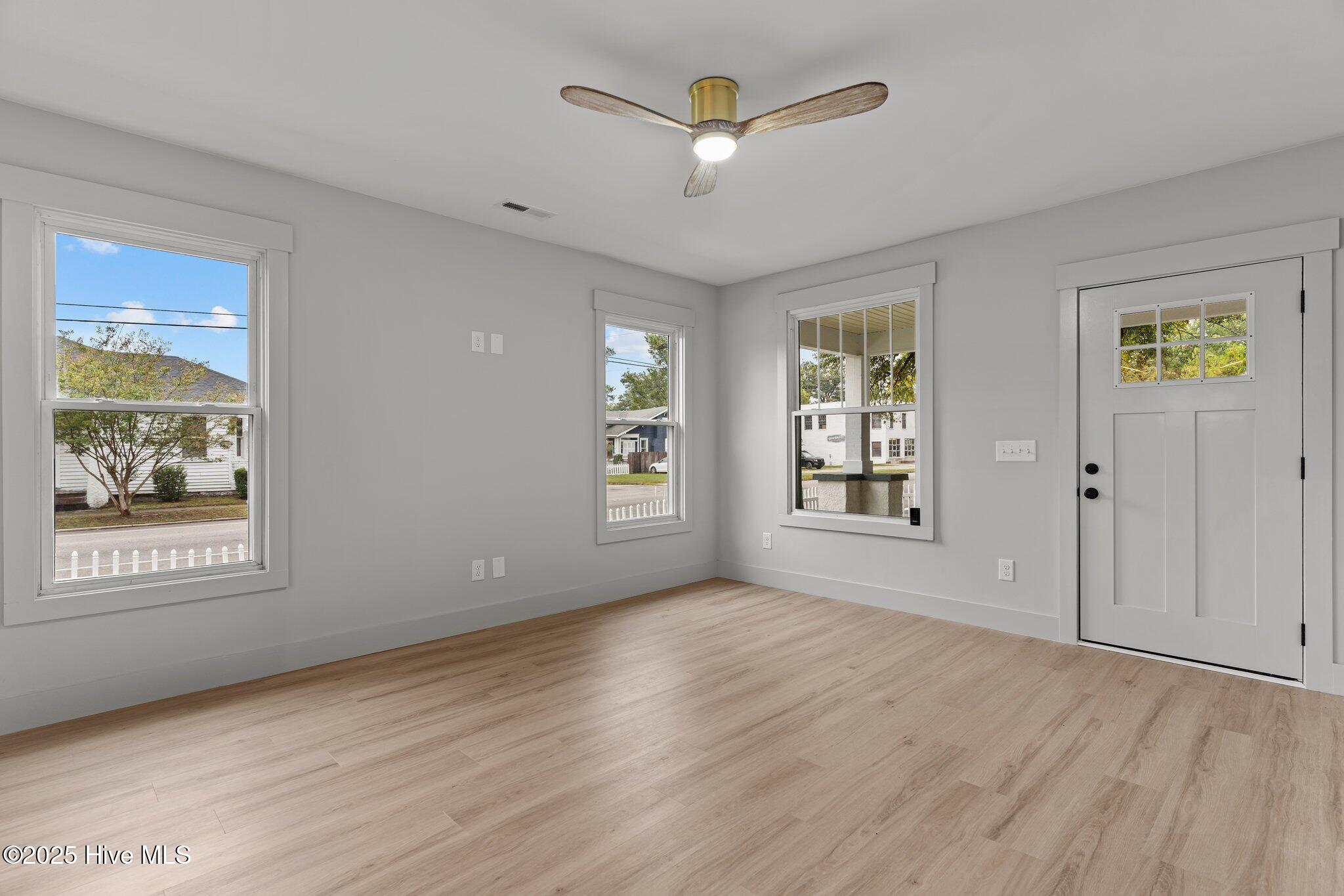 1702 Orange Street, Wilmington, NC 28403 – photo 10: 20-web-or-mls-BTS01127