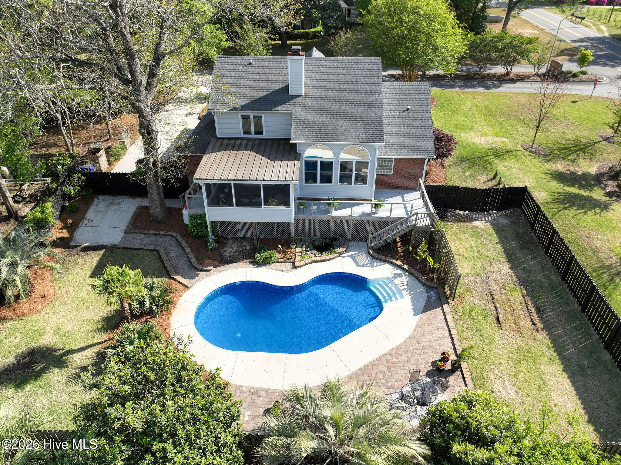 100567317 | Photo 72