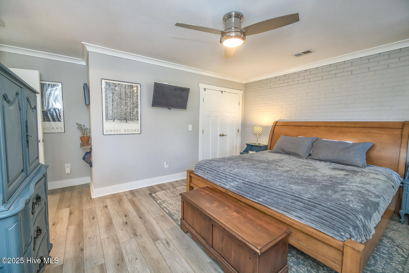 100556956 | Photo 51