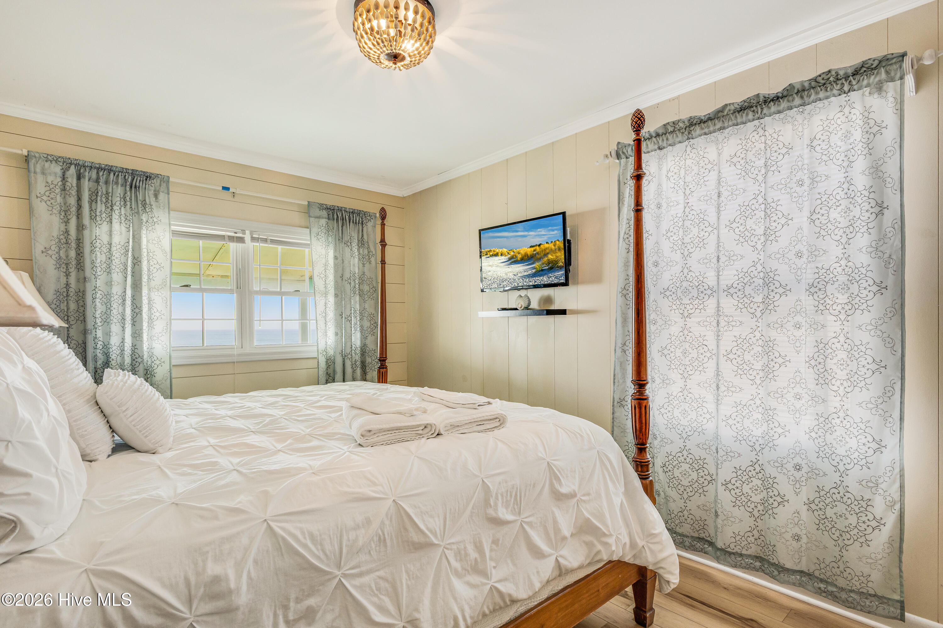 100553168 | Photo 34