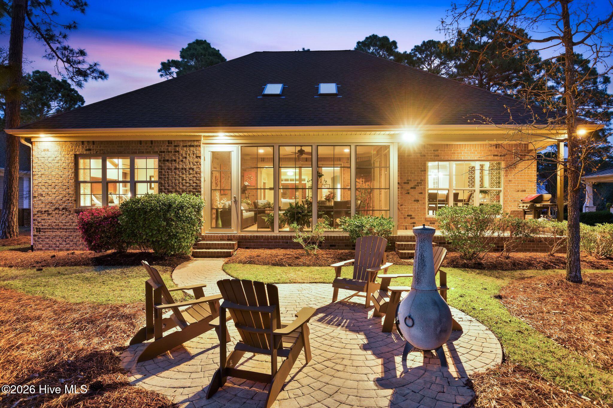 100564432 | Photo 104