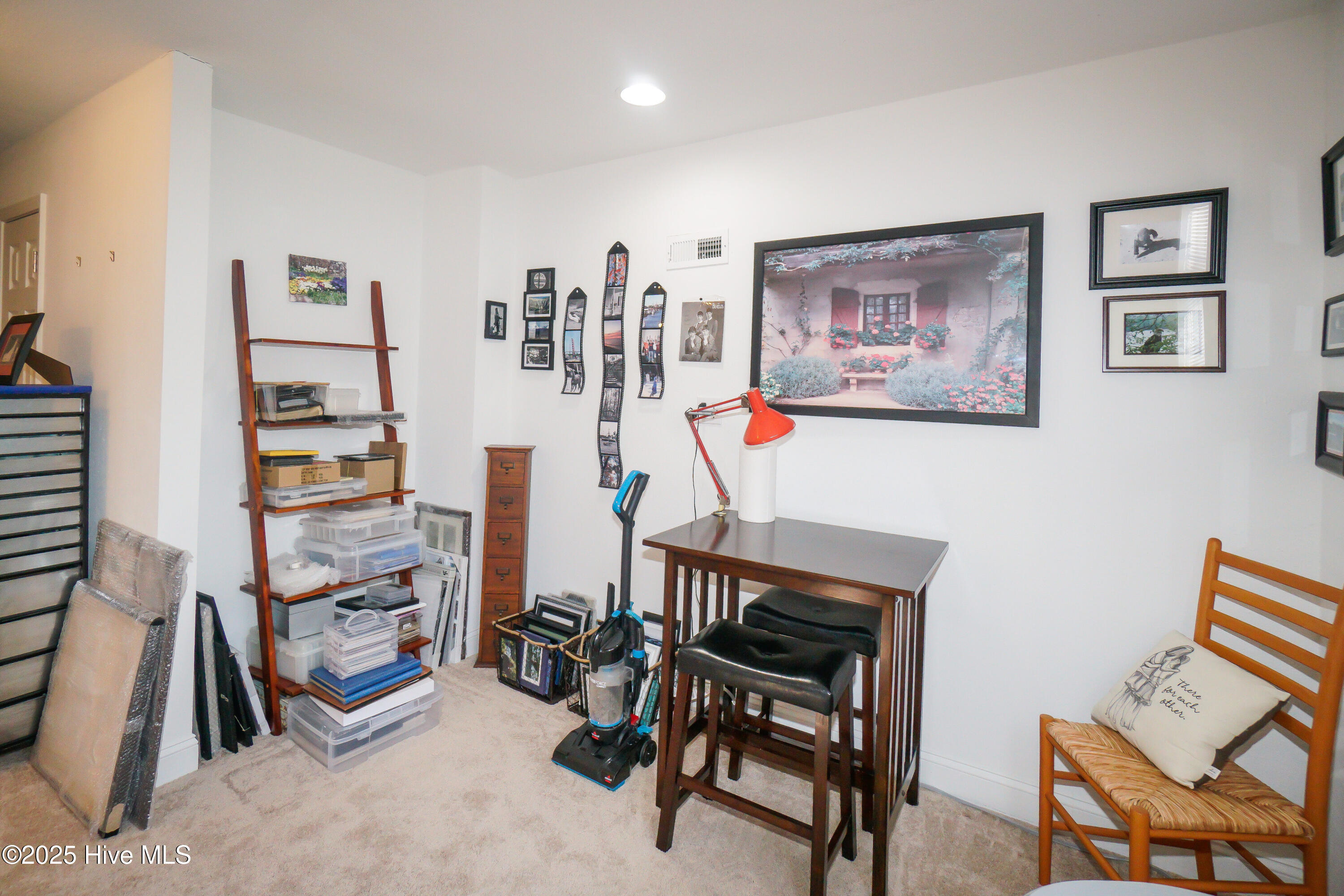 100559254 | Photo 23