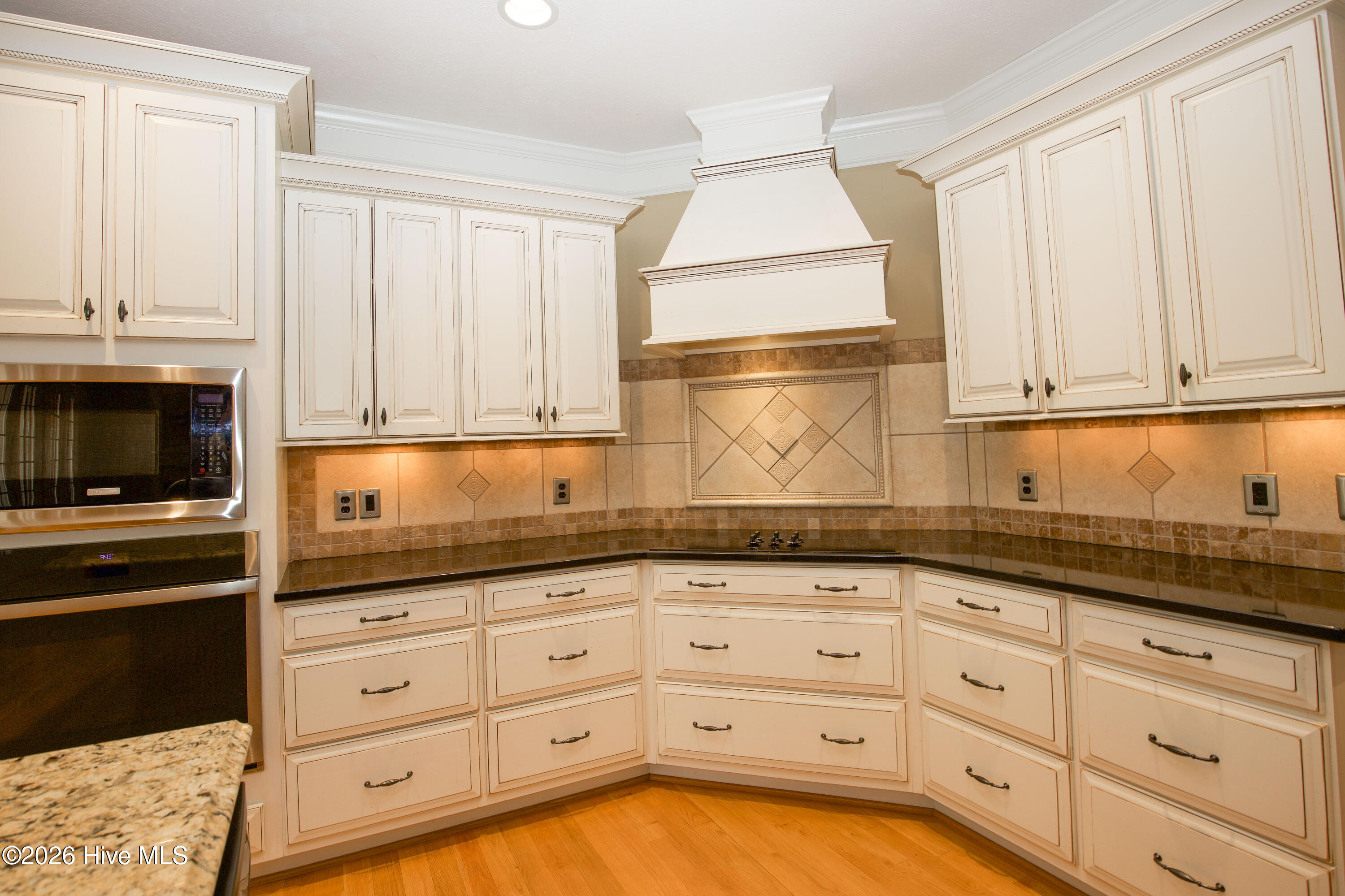 16 Montrose Ct-38