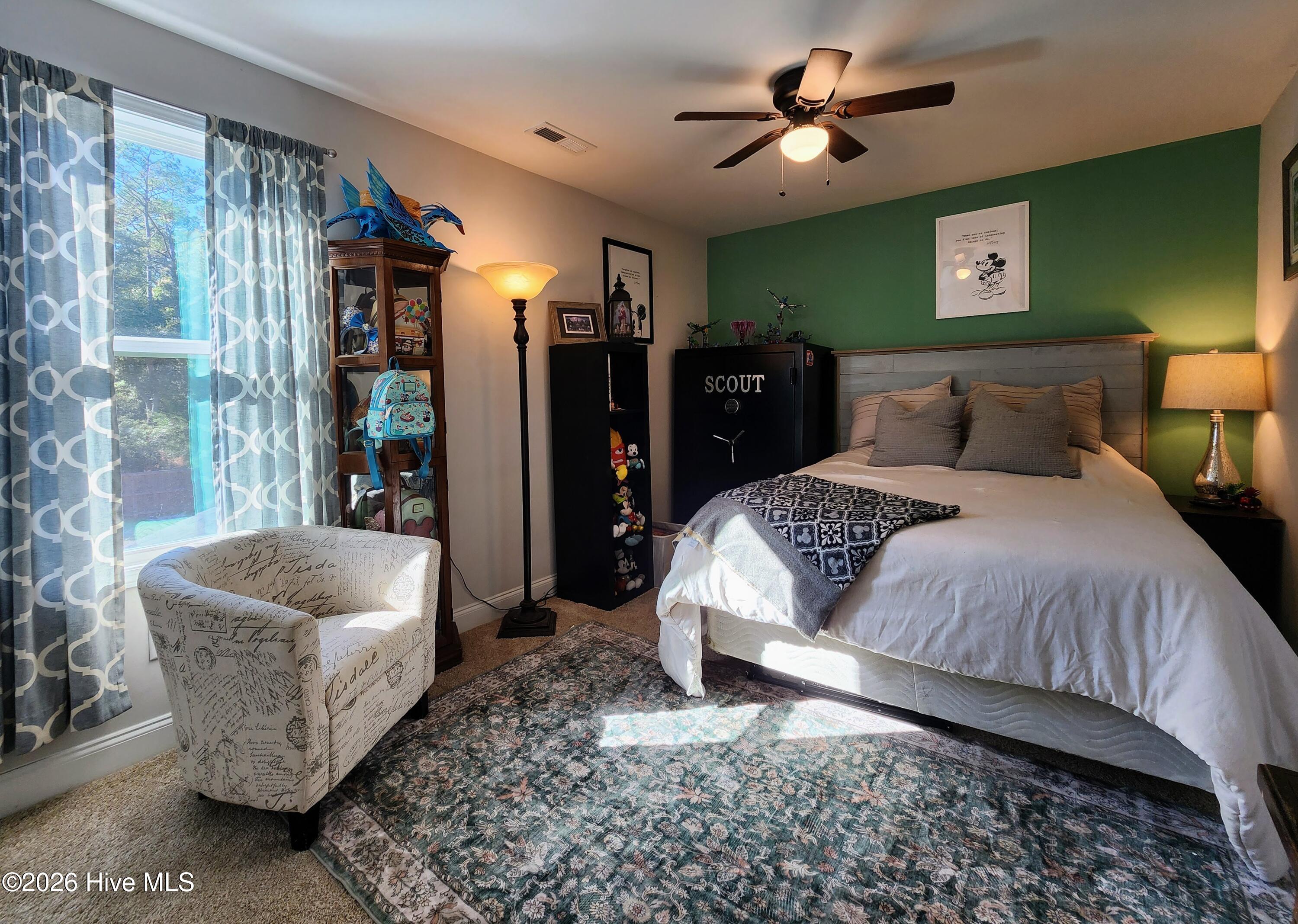 100549443 | Photo 32