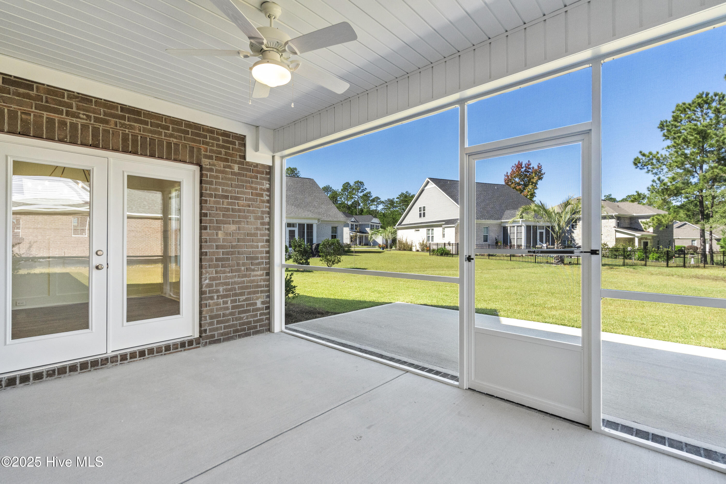 100515288 | Photo 36